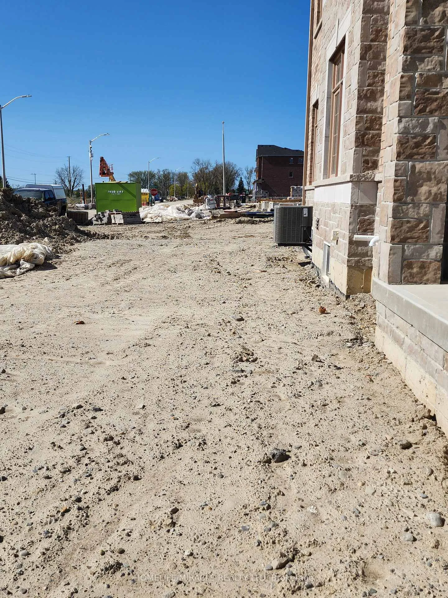 Photo 4 of 98 Brethet Heights, New Tecumseth, Rural New Tecumseth — HOMEH