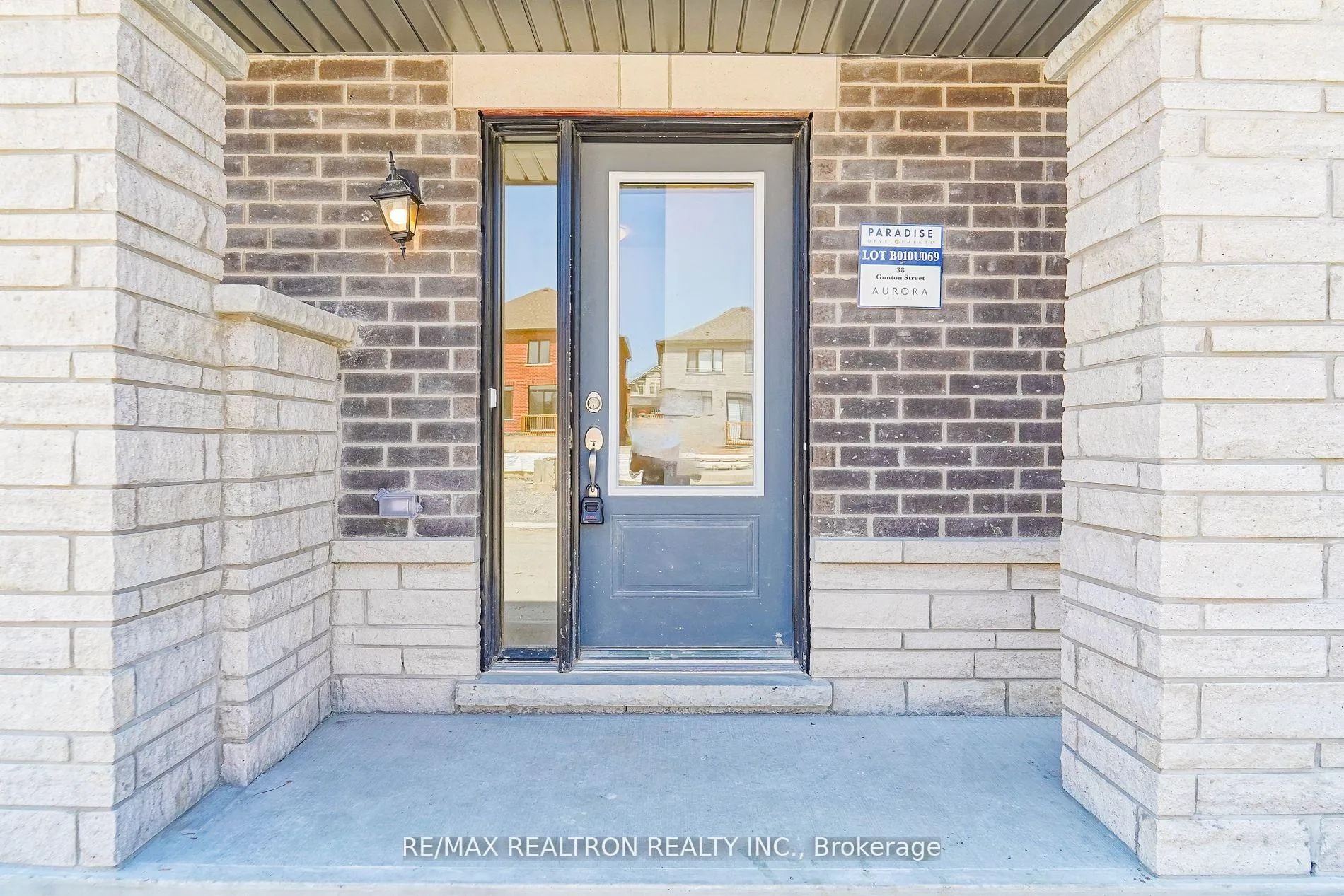 Photo 5 of 38 Gunton Street, Aurora, Bayview Northeast — HOMEH