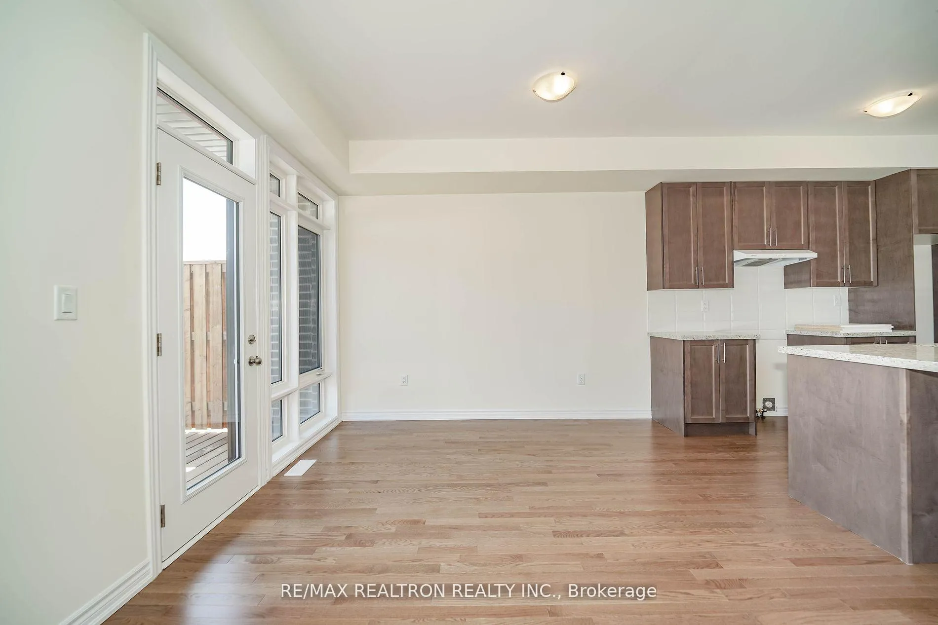 Photo 19 of 38 Gunton Street, Aurora, Bayview Northeast — HOMEH