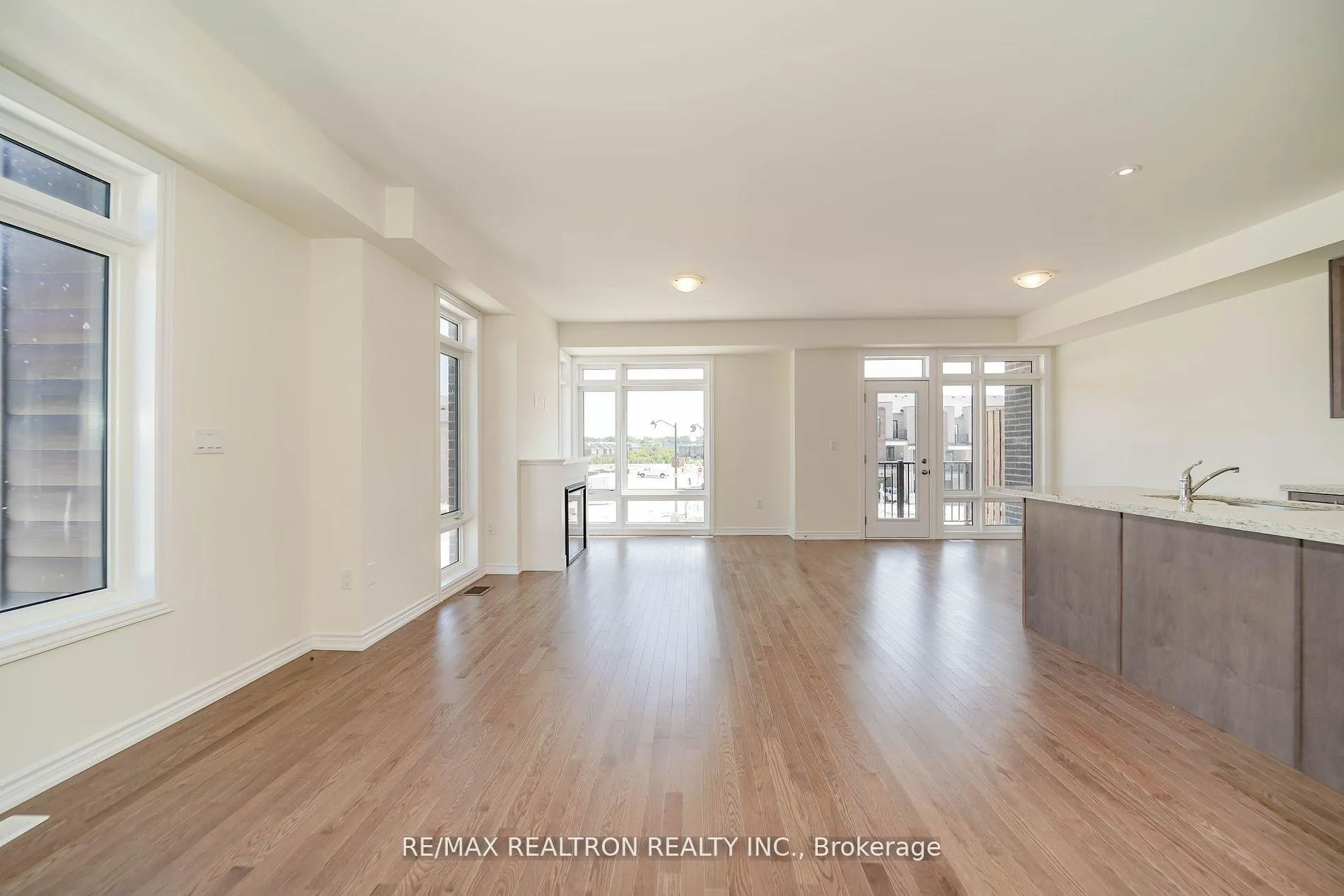 Photo 22 of 38 Gunton Street, Aurora, Bayview Northeast — HOMEH
