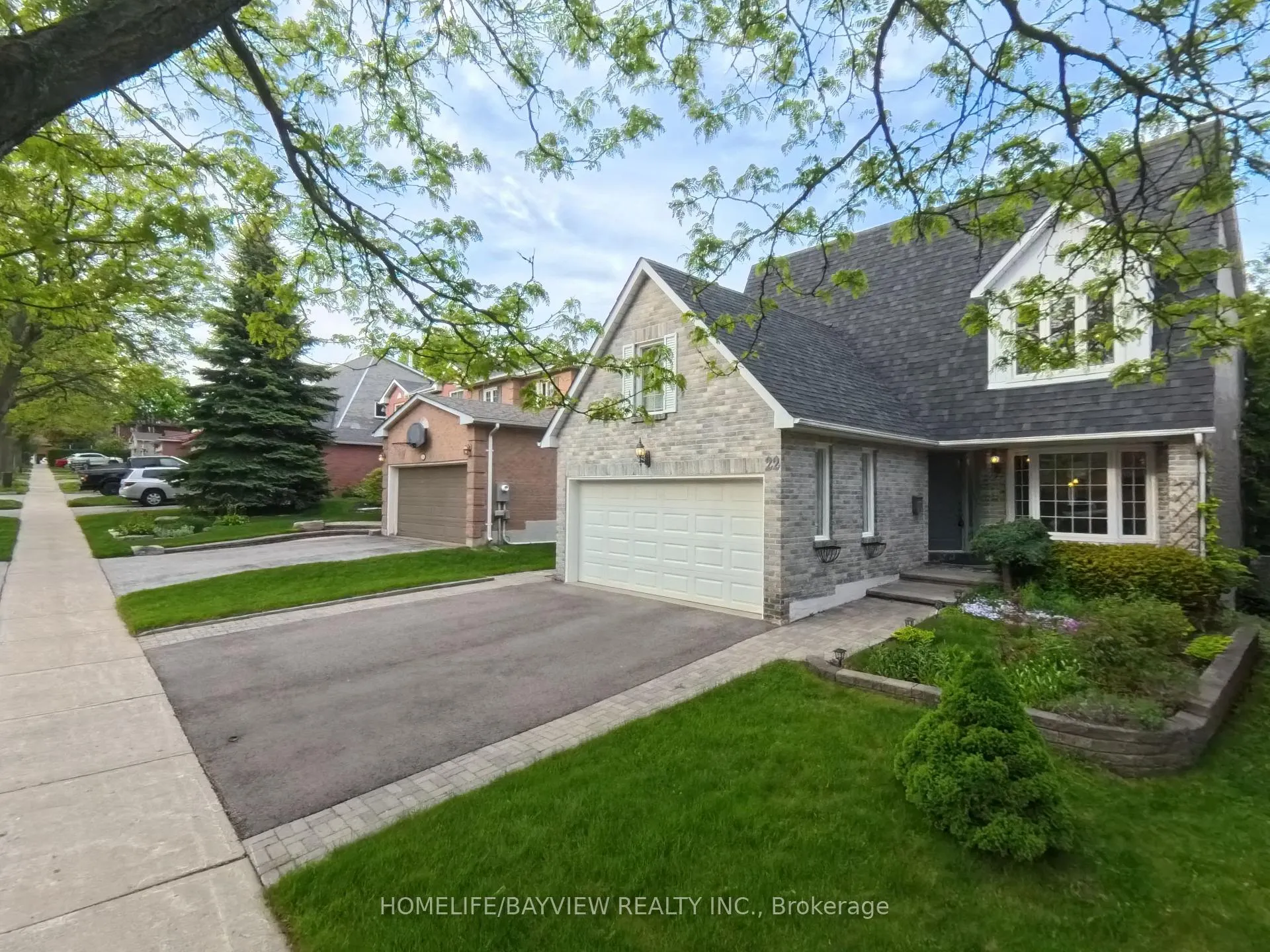Photo 3 of 22 Baycroft Lane, Aurora, Aurora Heights — HOMEH