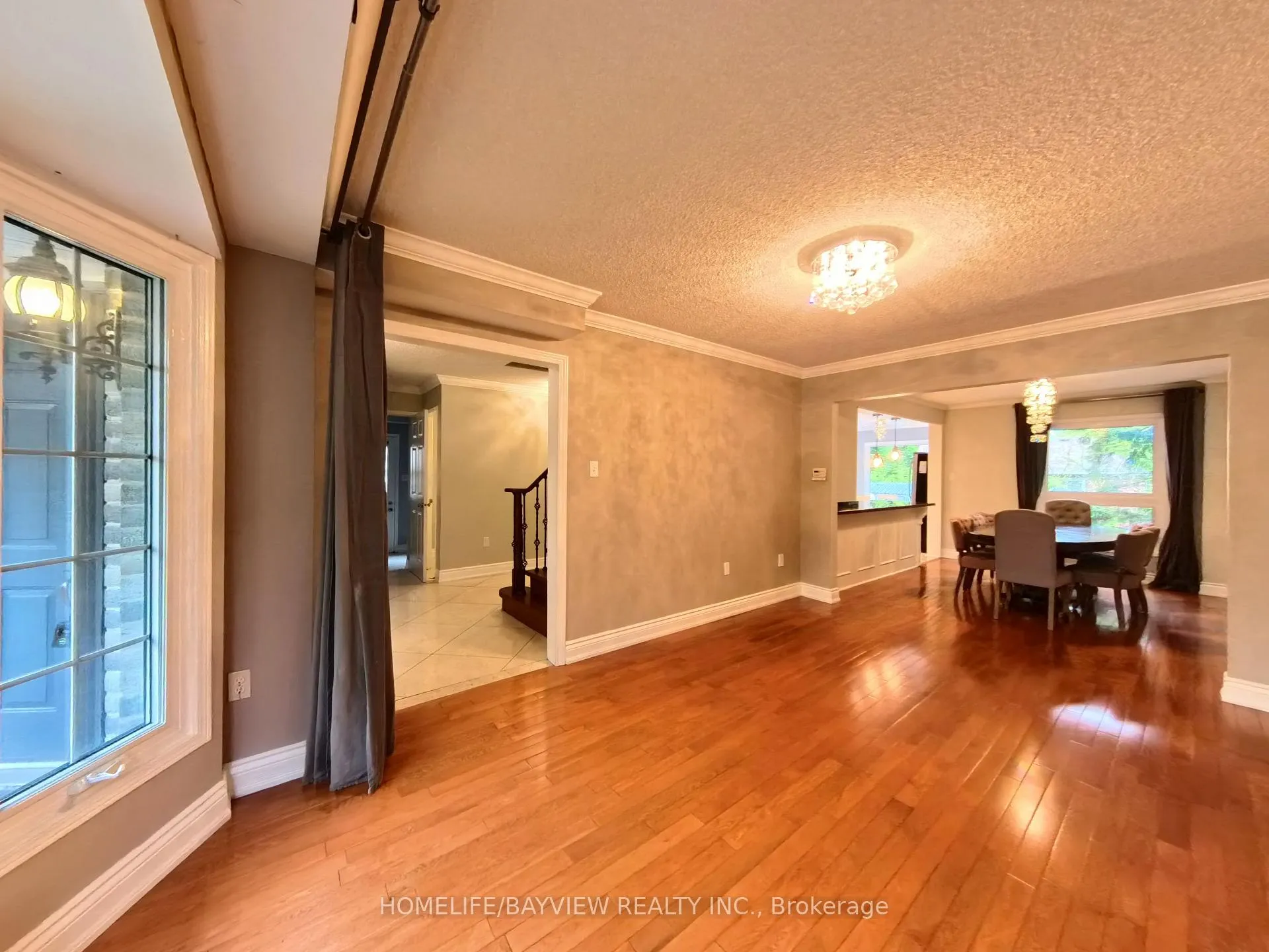 Photo 7 of 22 Baycroft Lane, Aurora, Aurora Heights — HOMEH