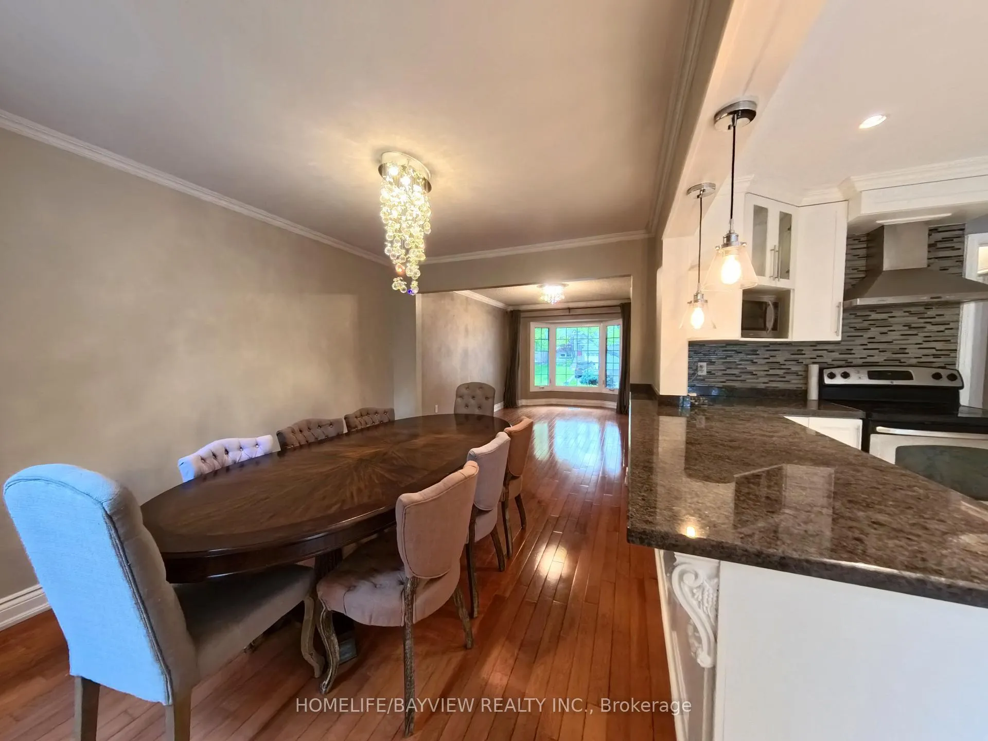 Photo 9 of 22 Baycroft Lane, Aurora, Aurora Heights — HOMEH