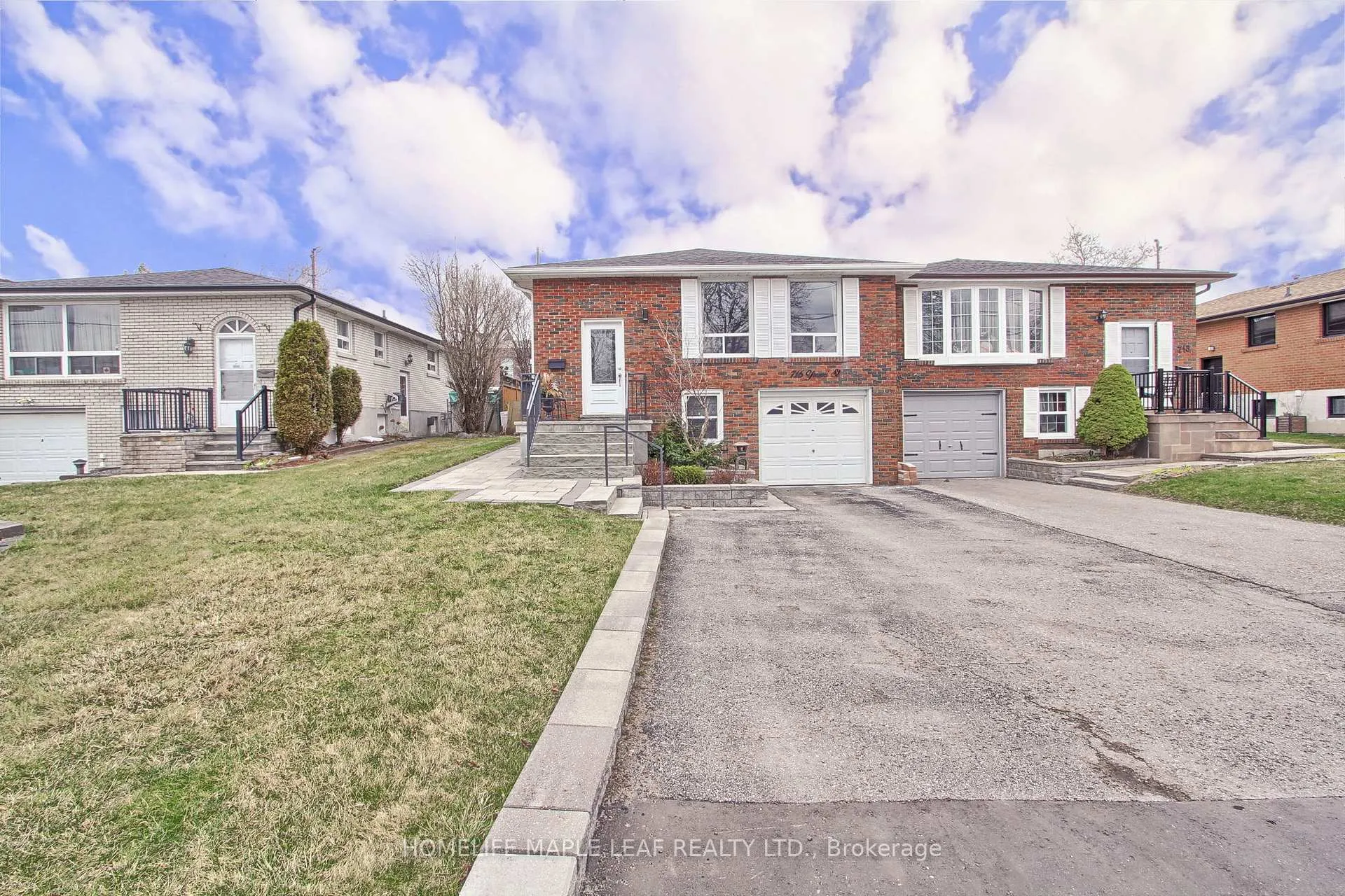 Photo 2 of 716 Yeremi Street, Pickering, West Shore — HOMEH