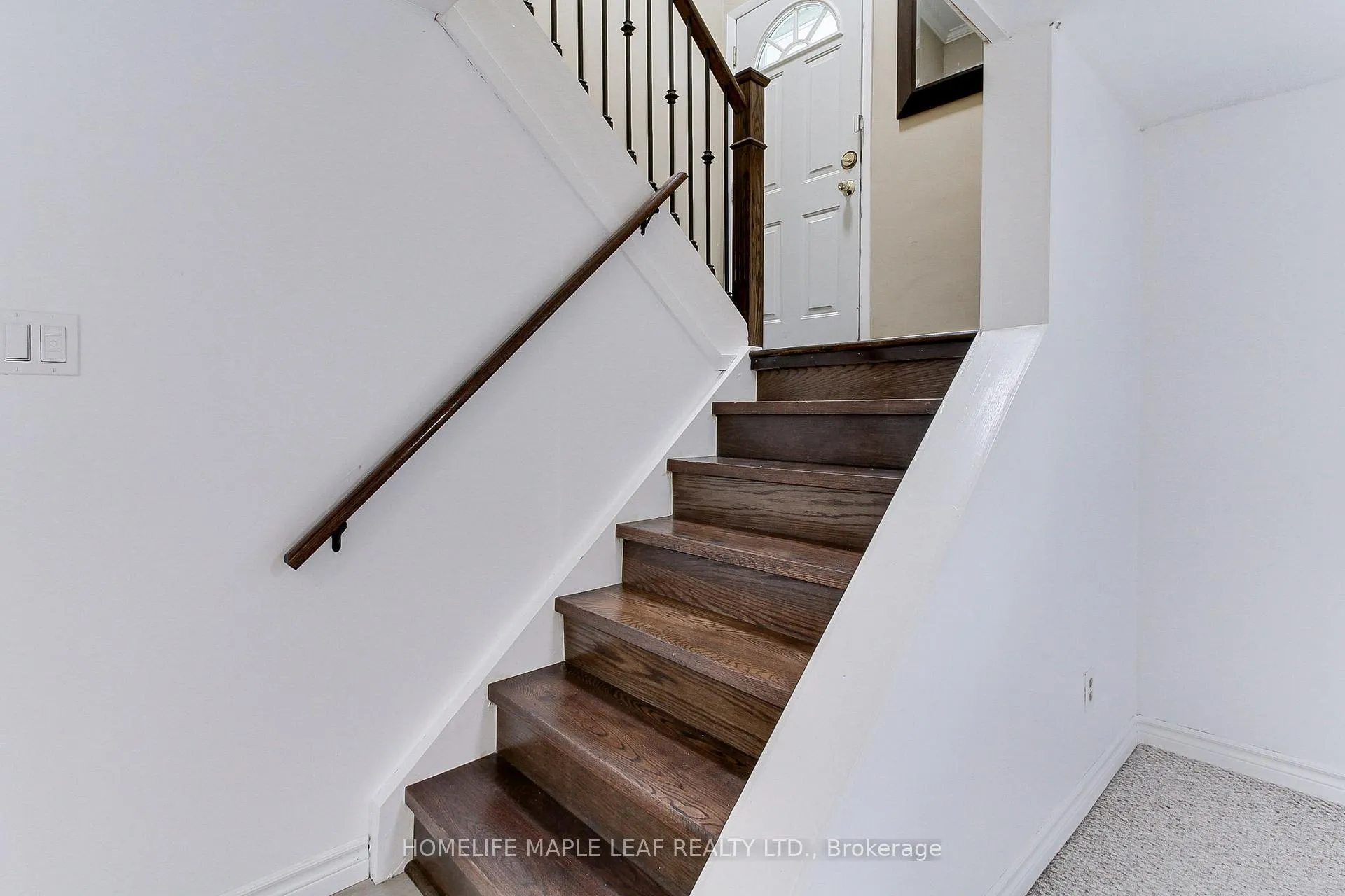 Photo 4 of 716 Yeremi Street, Pickering, West Shore — HOMEH