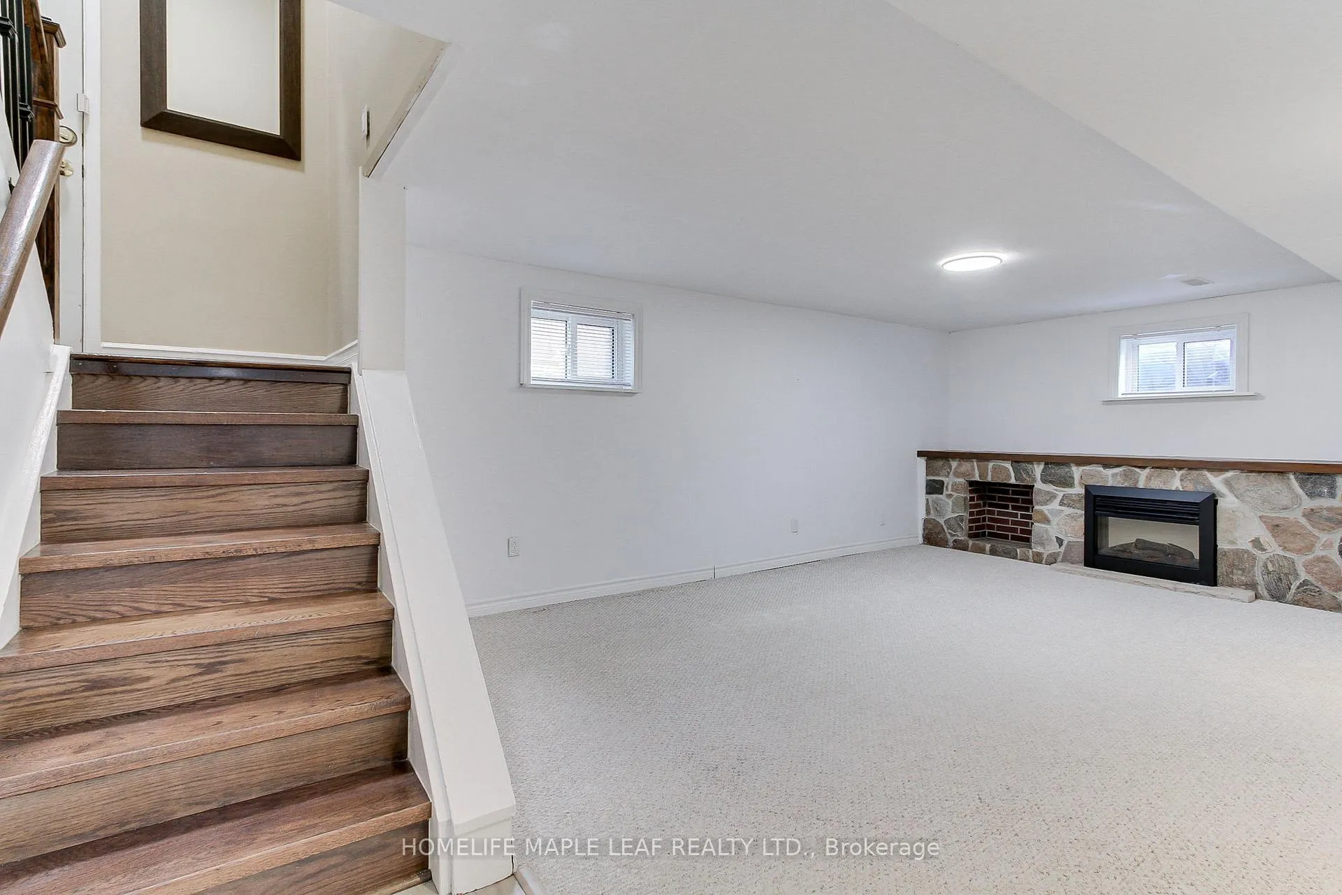 Photo 5 of 716 Yeremi Street, Pickering, West Shore — HOMEH