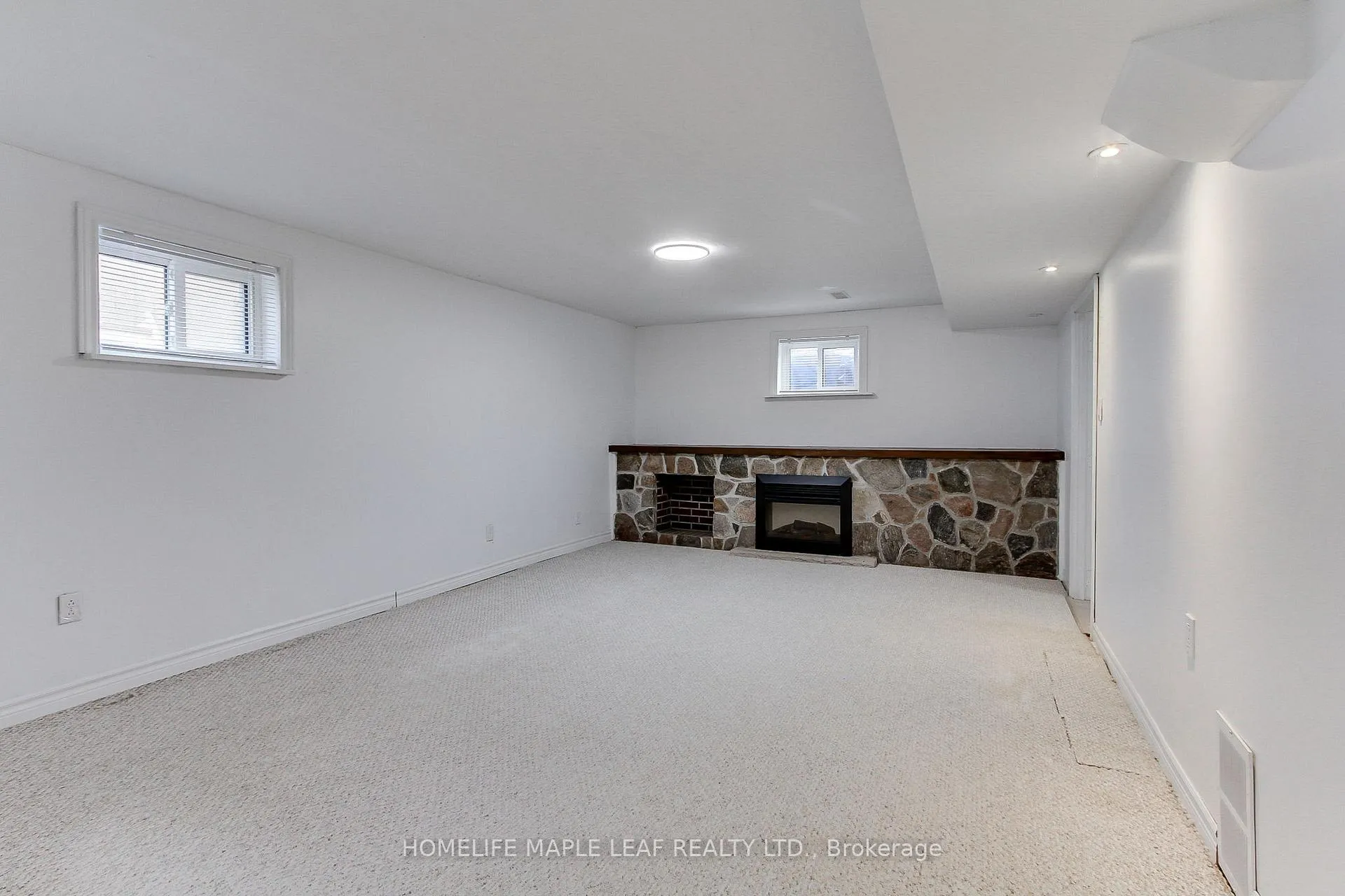 Photo 6 of 716 Yeremi Street, Pickering, West Shore — HOMEH