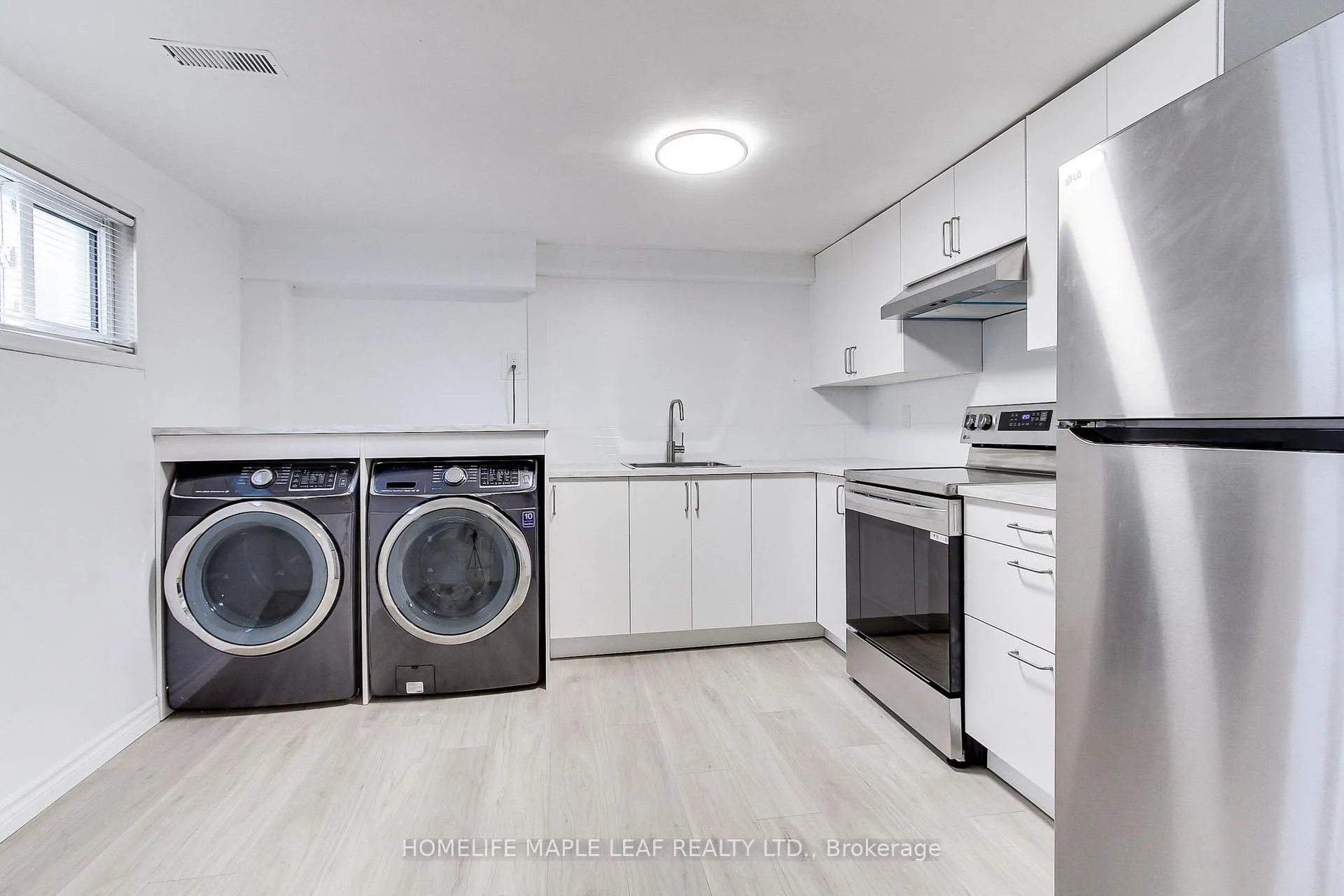 Photo 10 of 716 Yeremi Street, Pickering, West Shore — HOMEH