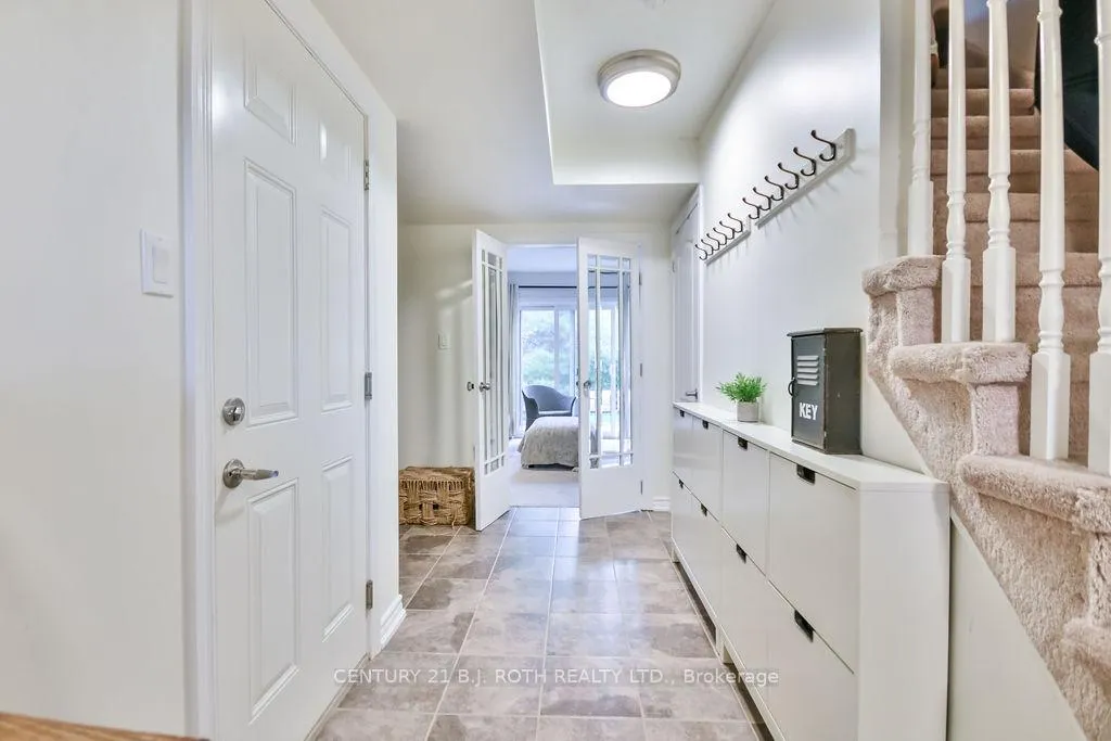 Photo 5 of Unit 3, 49 Ferndale Drive S, Barrie, Ardagh — HOMEH
