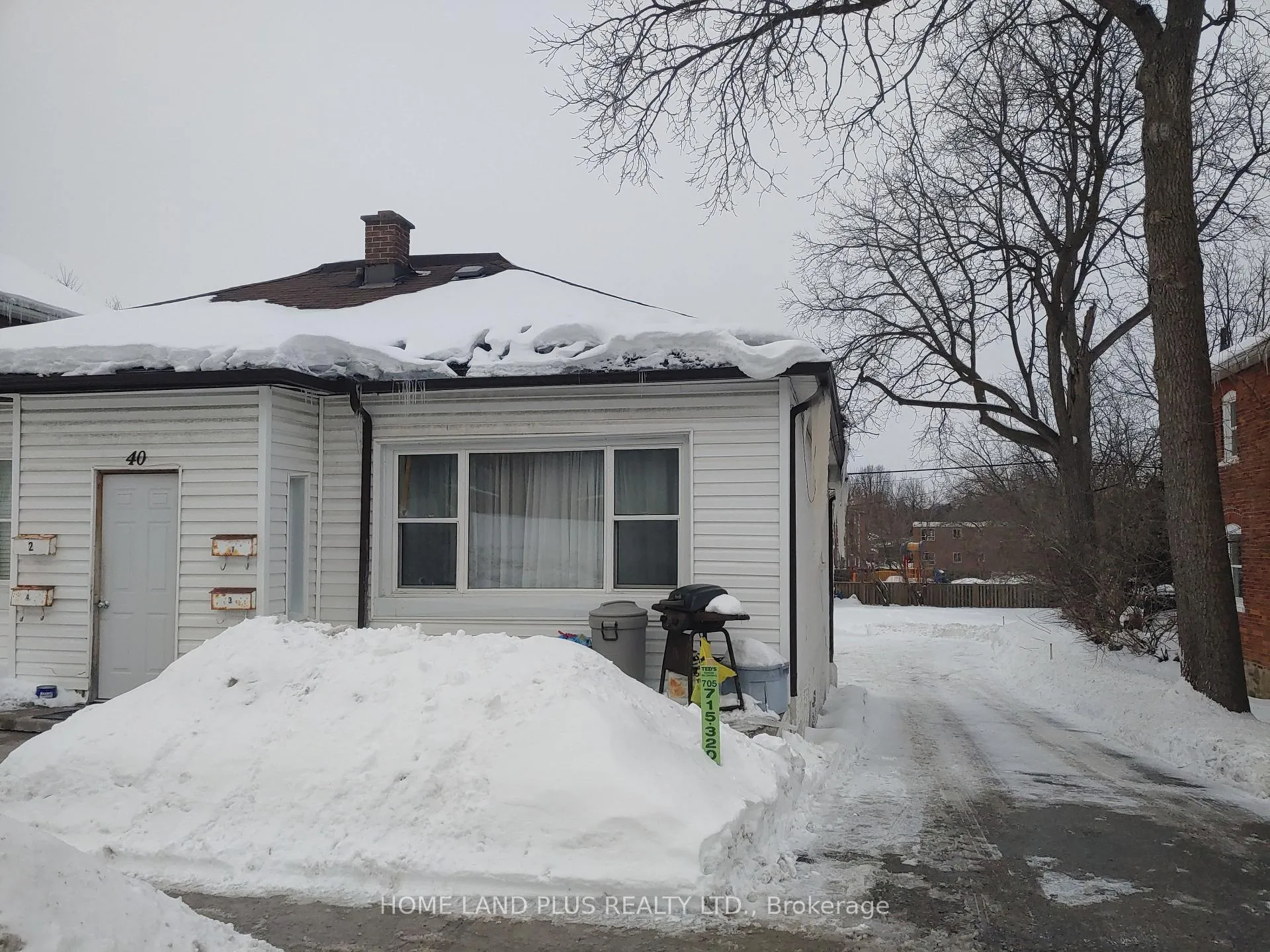 Front of Unit 2, 40 Penetang Street