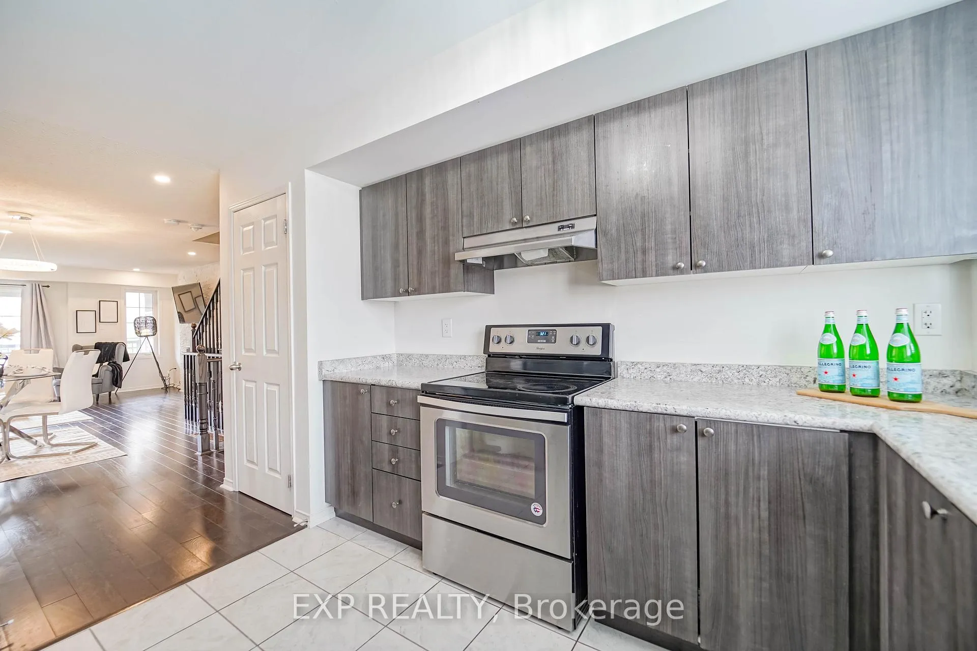 Photo 5 of 2560 Bromus Path, Oshawa, Windfields — HOMEH
