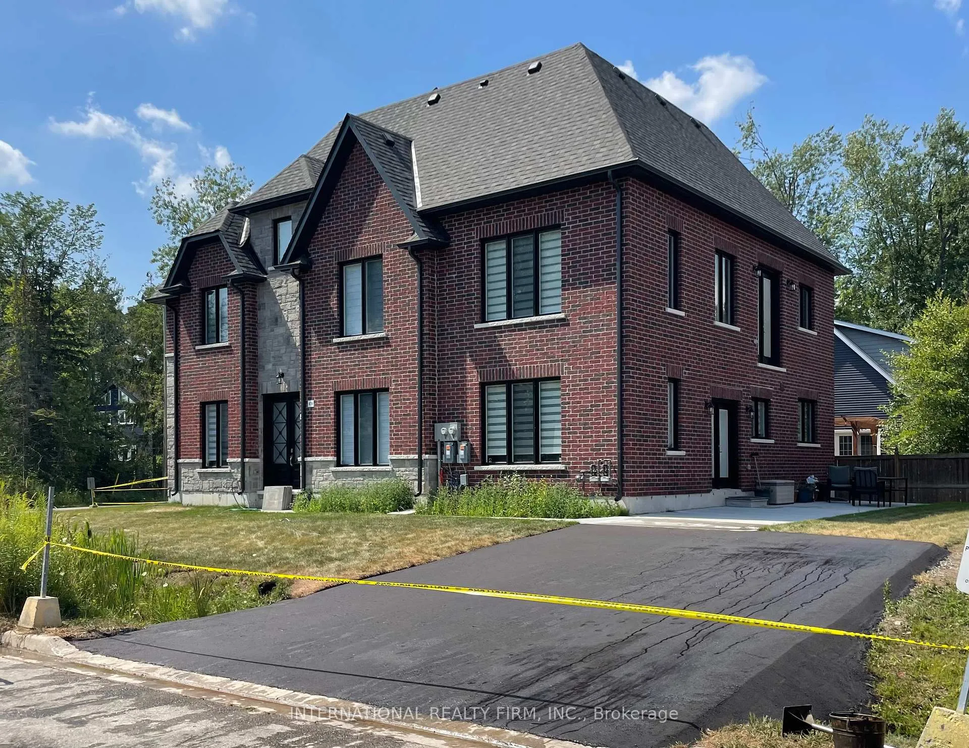 Front of Unit 2, 670 Park Road