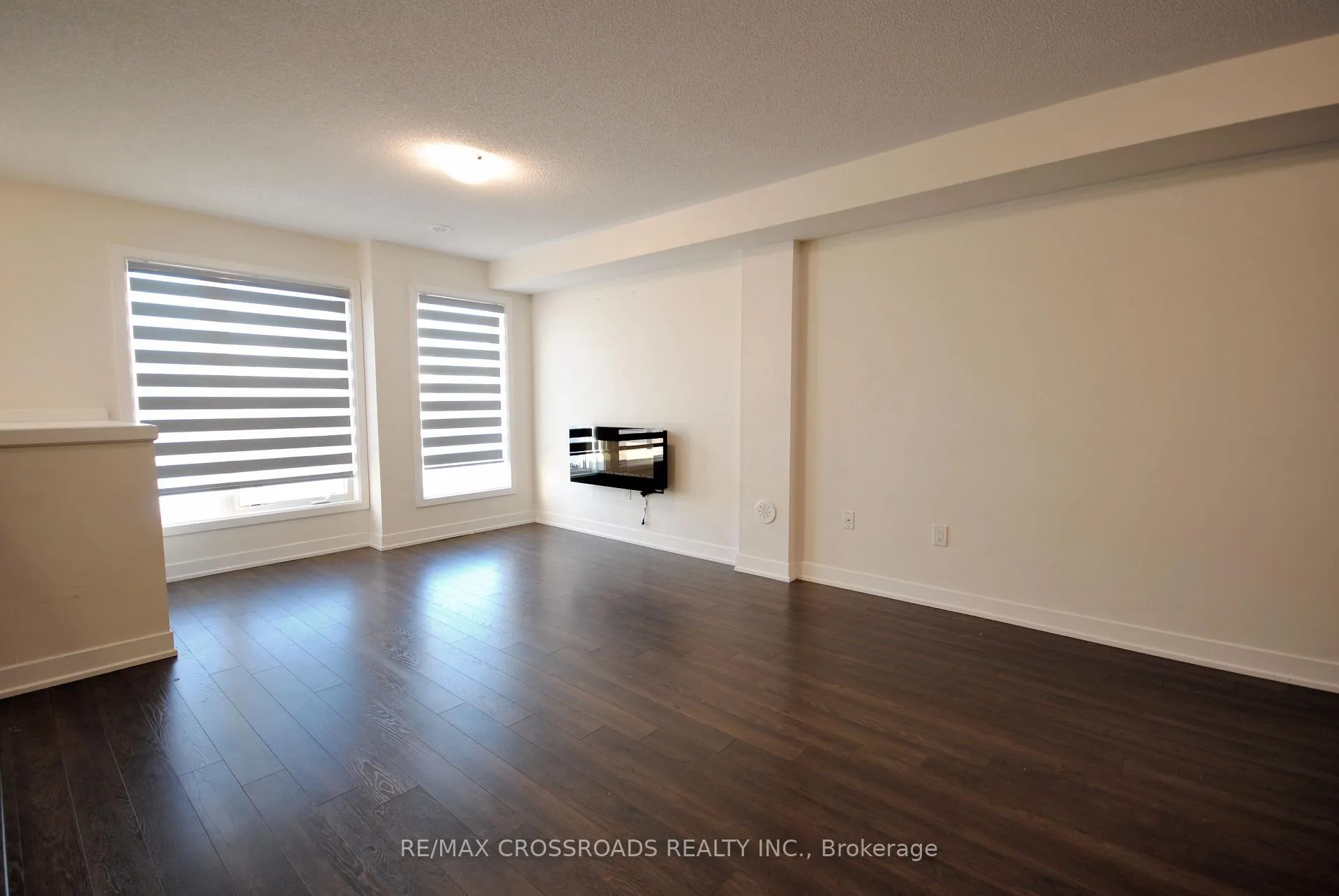 Photo 3 of 36 Shawfield Way, Whitby, Pringle Creek — HOMEH