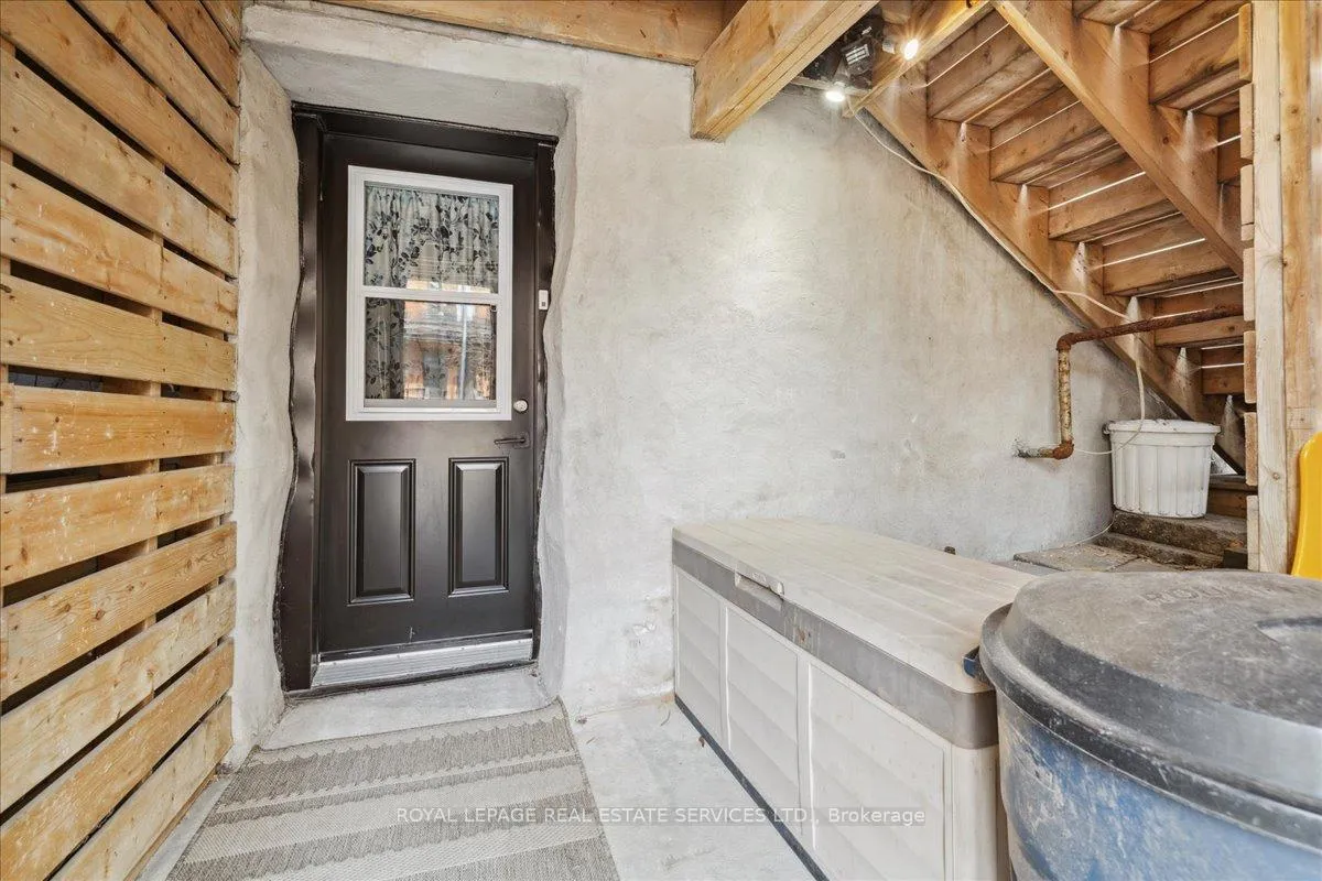 Photo 4 of Unit Lower, 28 Grove Street, Hamilton, Corktown — HOMEH