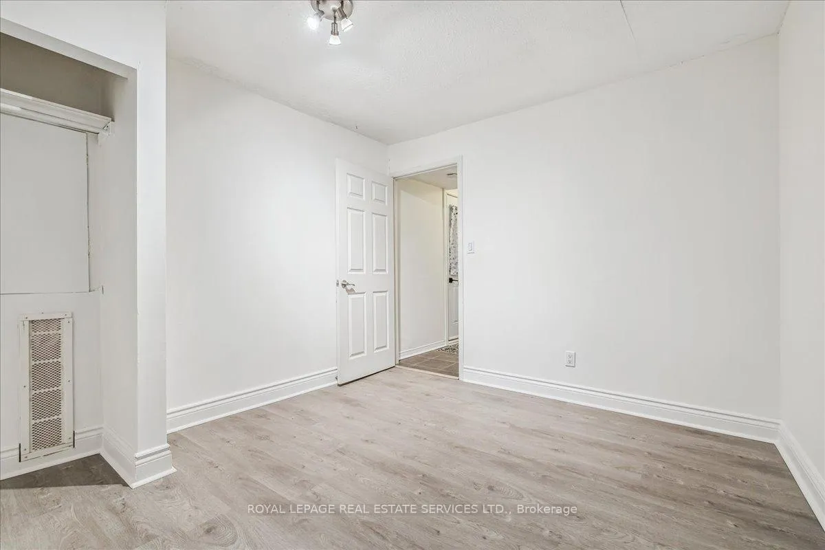 Photo 6 of Unit Lower, 28 Grove Street, Hamilton, Corktown — HOMEH