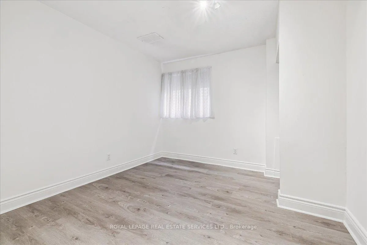 Photo 12 of Unit Lower, 28 Grove Street, Hamilton, Corktown — HOMEH