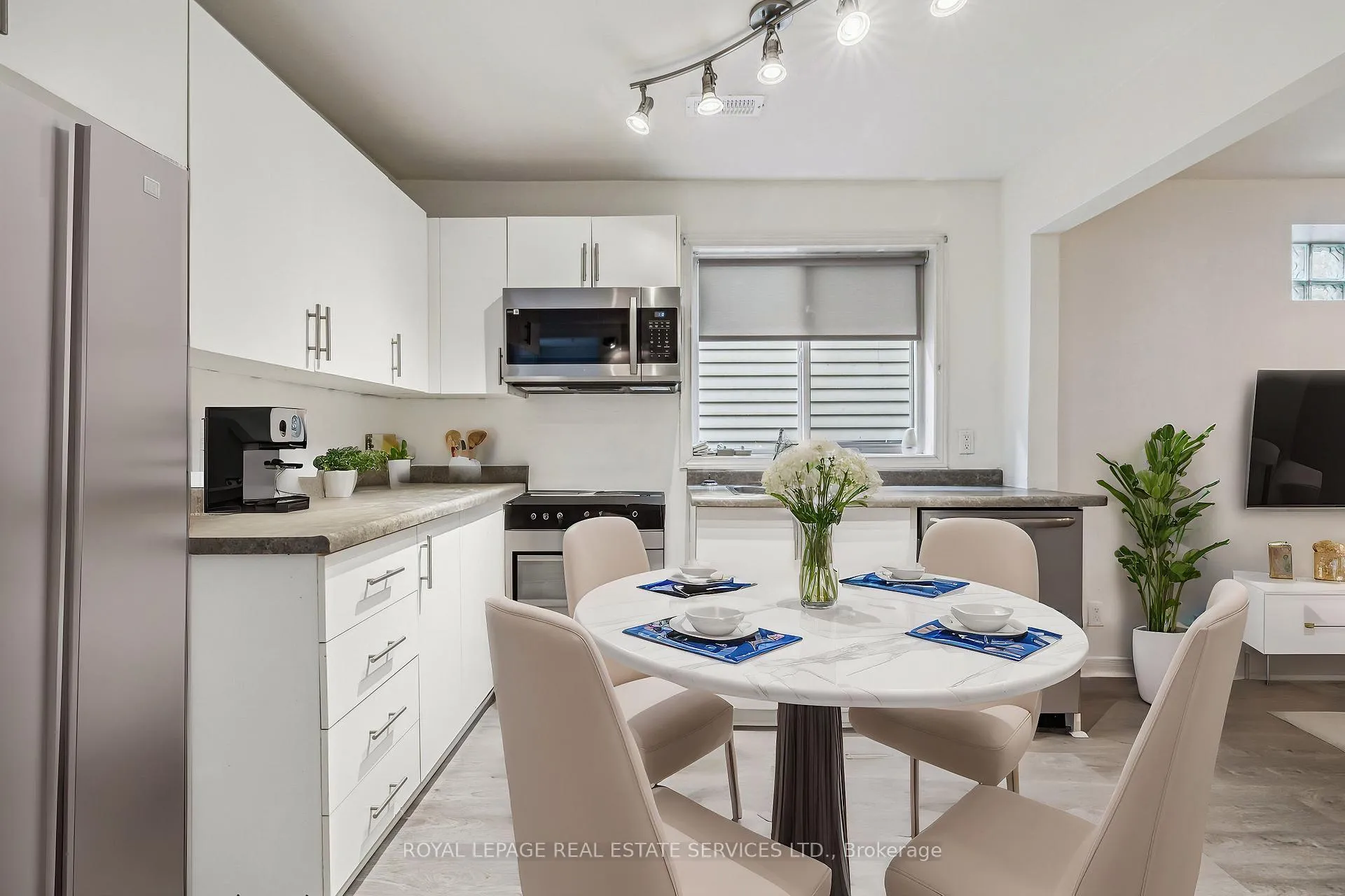 Photo 16 of Unit Lower, 28 Grove Street, Hamilton, Corktown — HOMEH