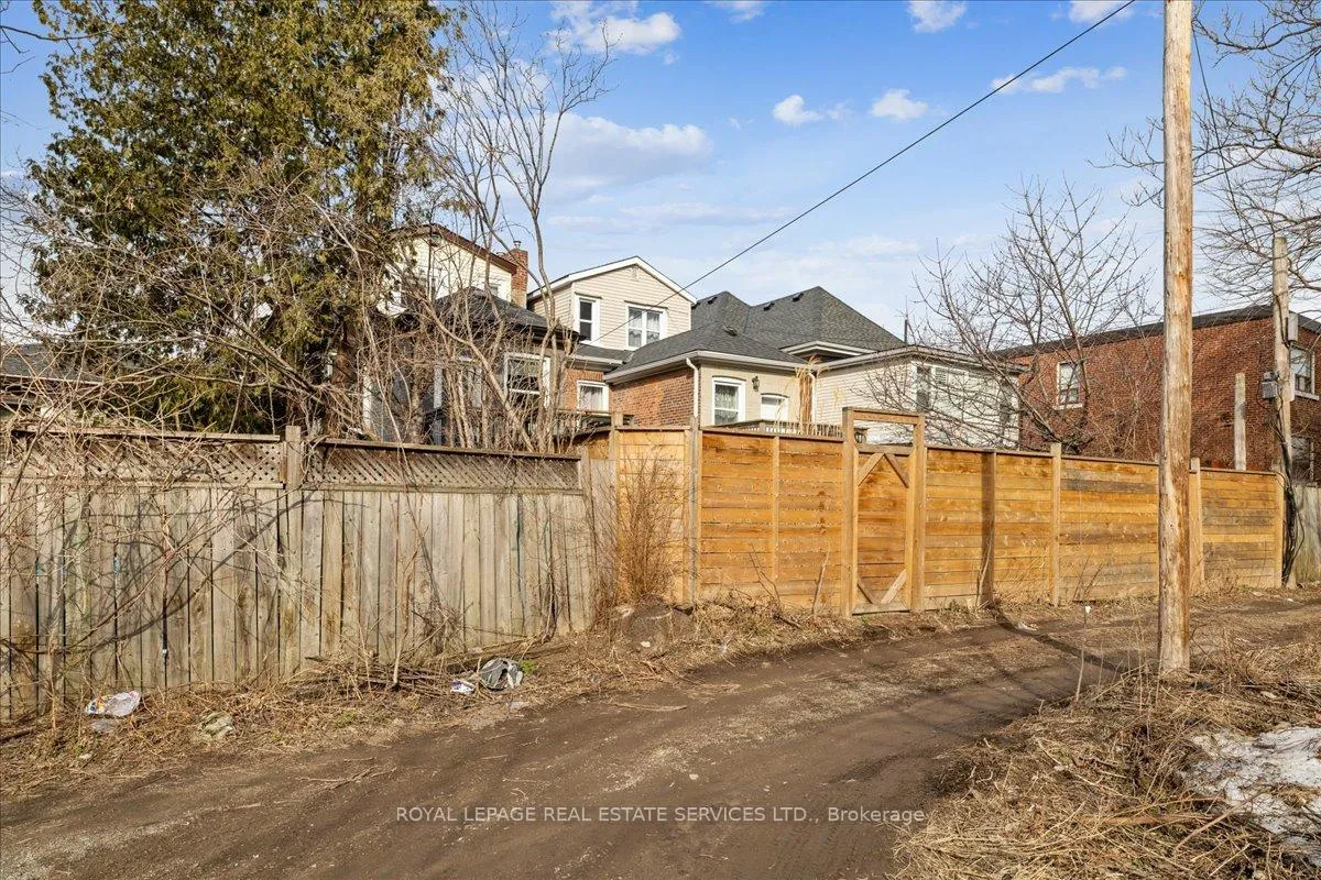 Photo 24 of Unit Lower, 28 Grove Street, Hamilton, Corktown — HOMEH