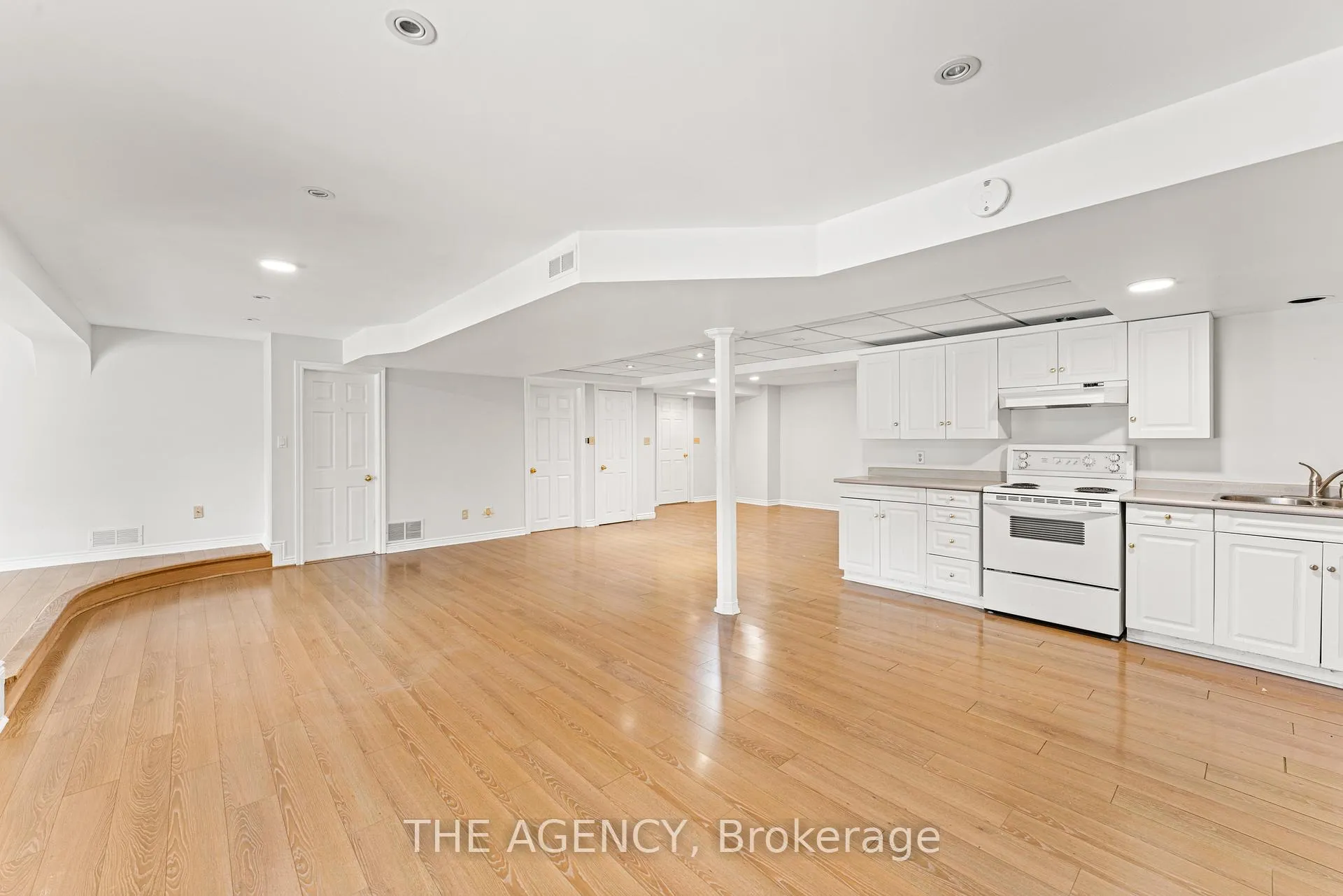 Photo 3 of 92 Russell Snider (Basement) Drive, King, Nobleton — HOMEH