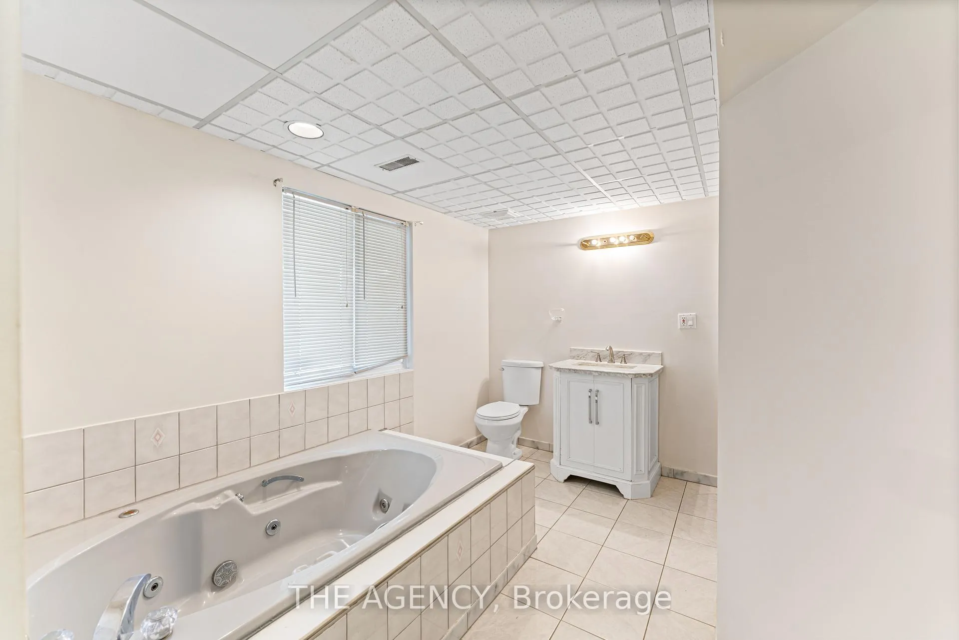 Photo 11 of 92 Russell Snider (Basement) Drive, King, Nobleton — HOMEH