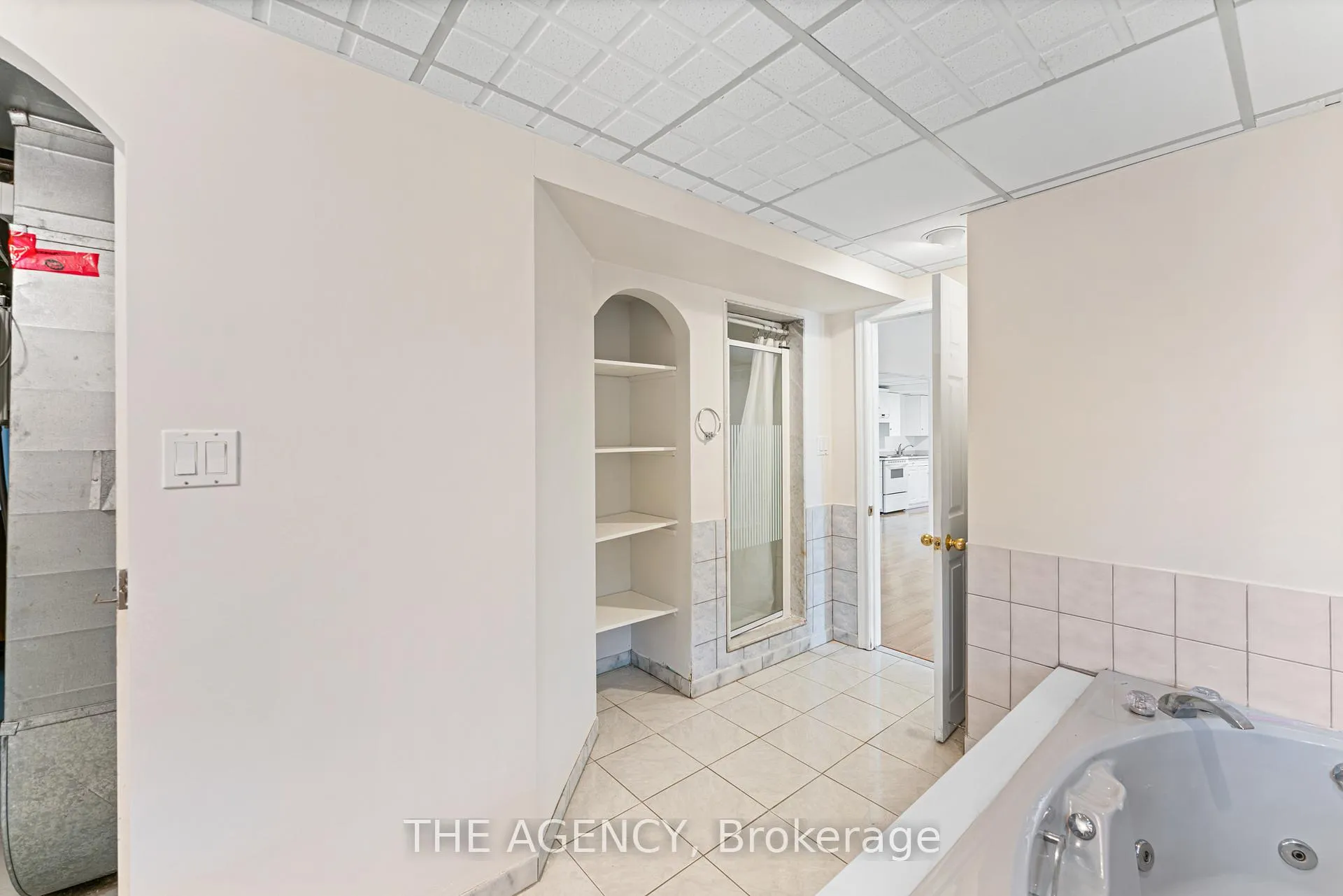 Photo 12 of 92 Russell Snider (Basement) Drive, King, Nobleton — HOMEH