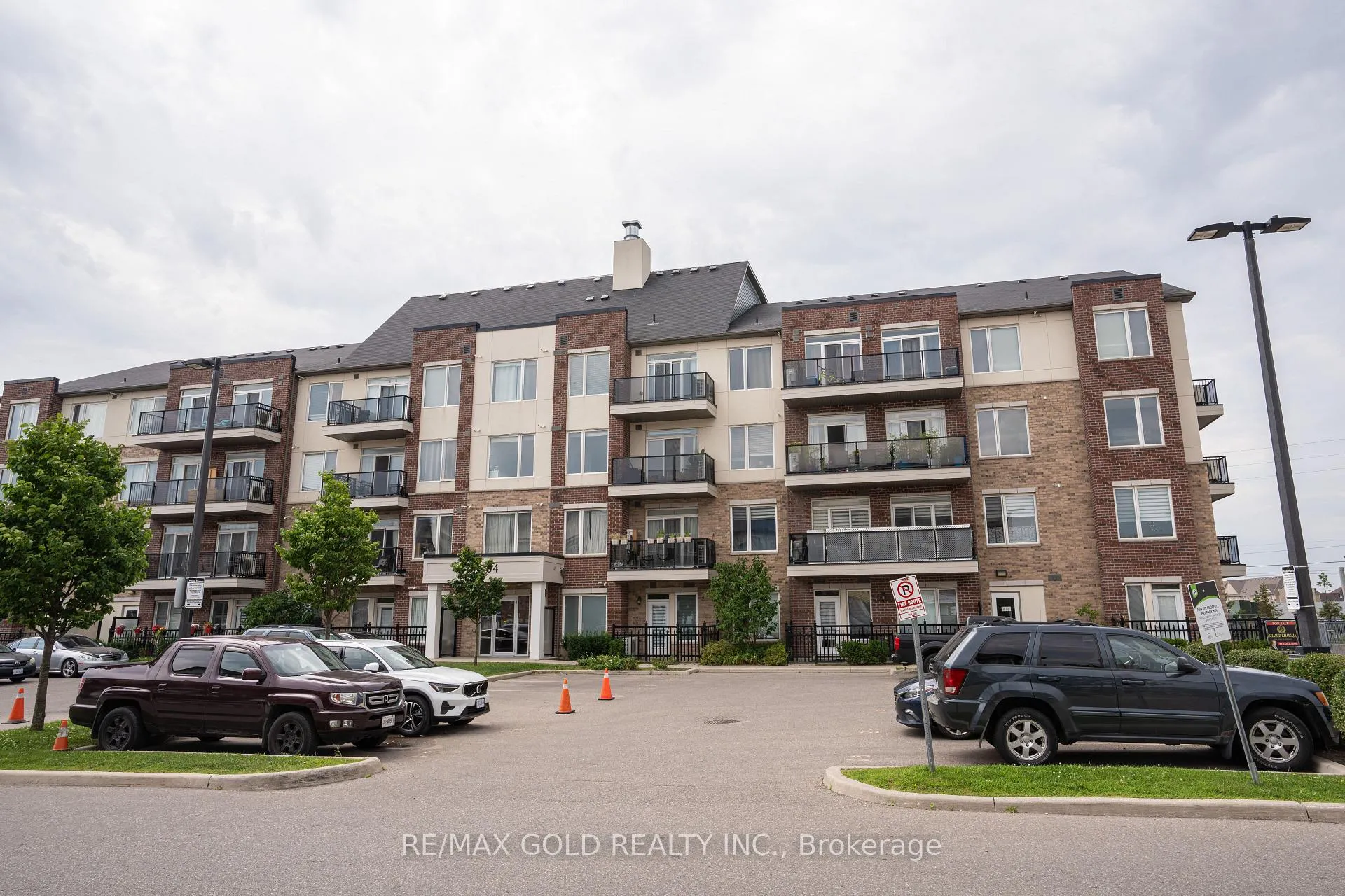 Front of Unit 306, 54 Sky Harbour Drive