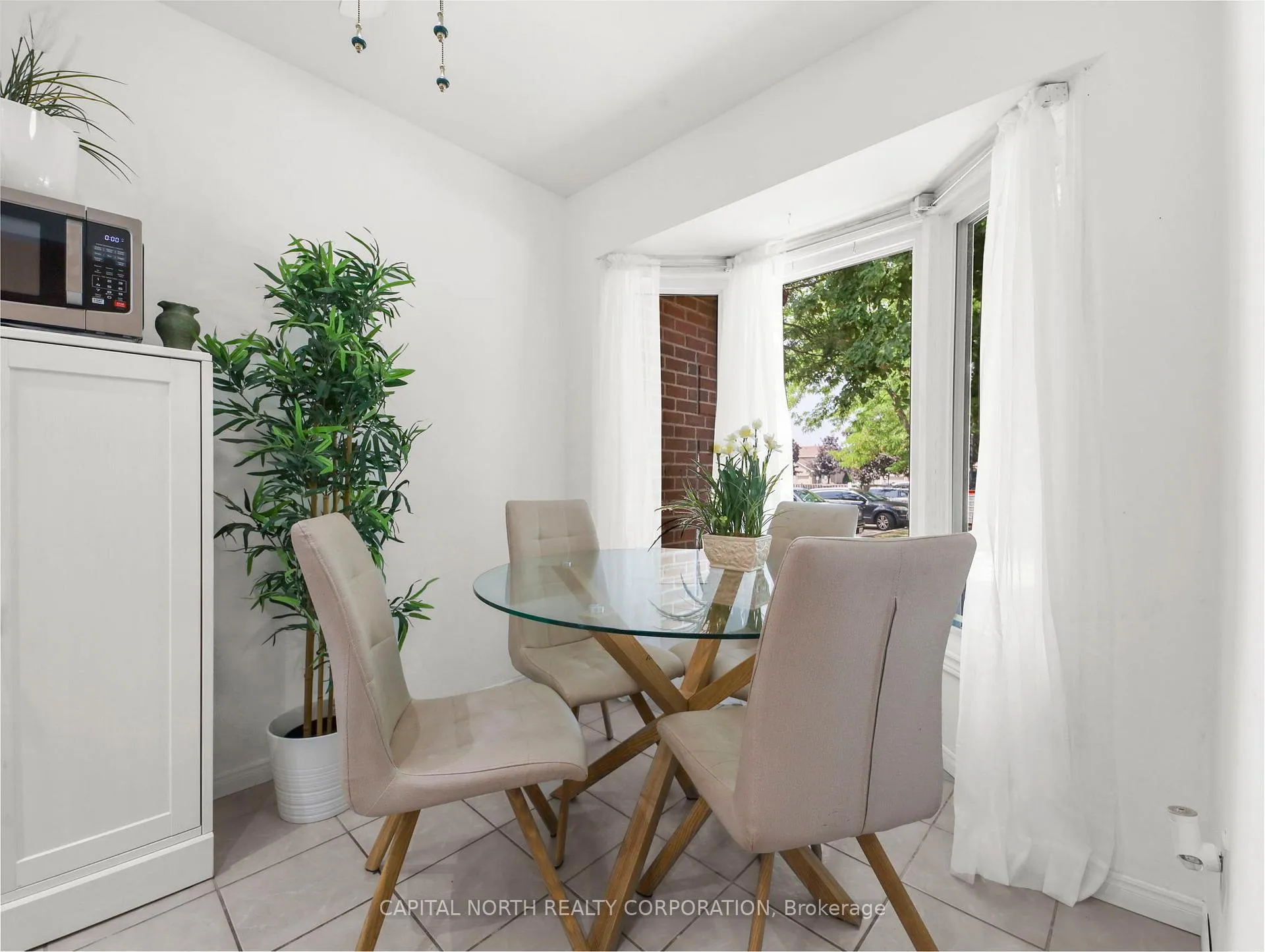 Photo 3 of Unit 9, 618 Barton Street, Hamilton, Stoney Creek — HOMEH