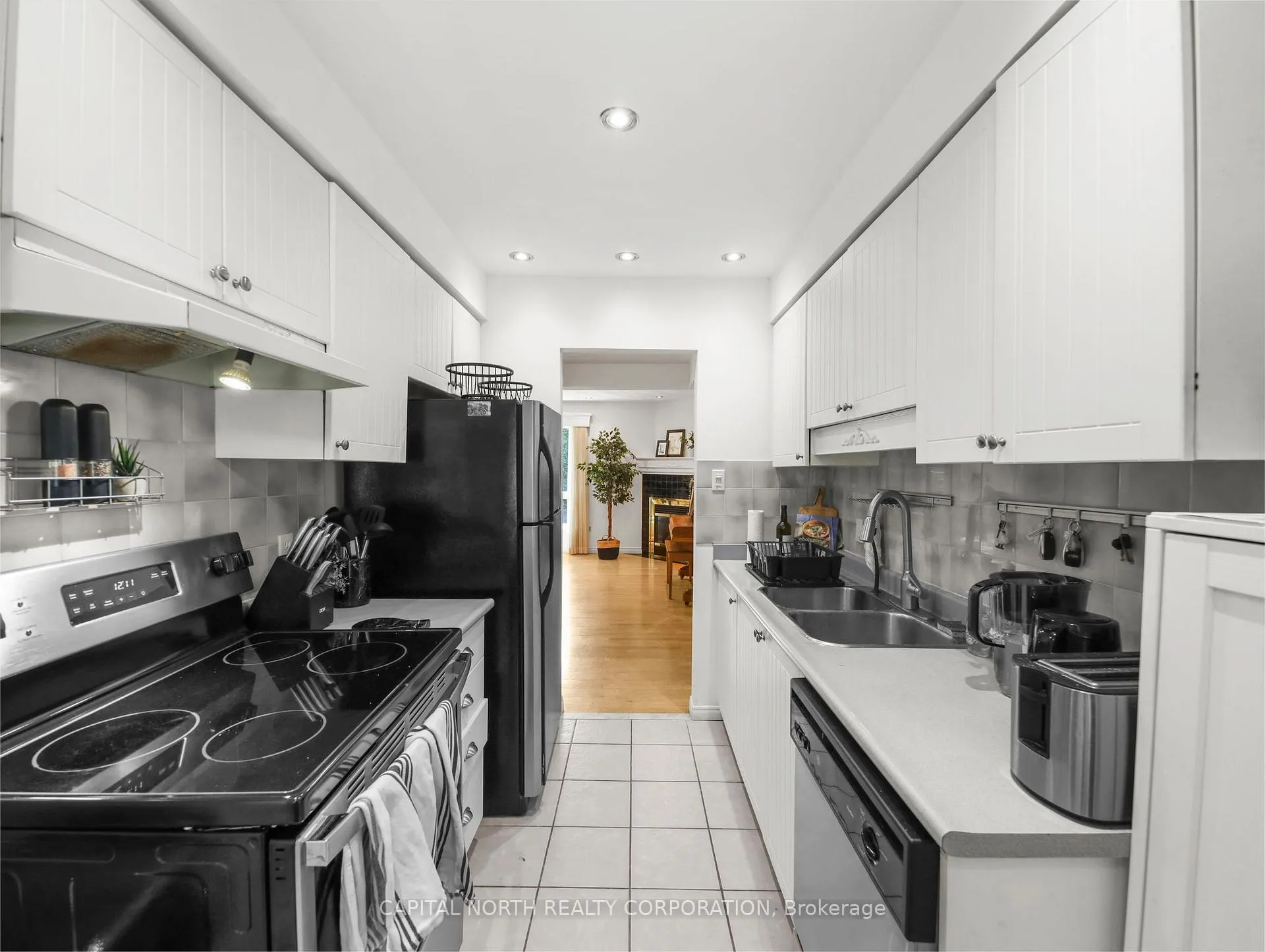 Photo 5 of Unit 9, 618 Barton Street, Hamilton, Stoney Creek — HOMEH