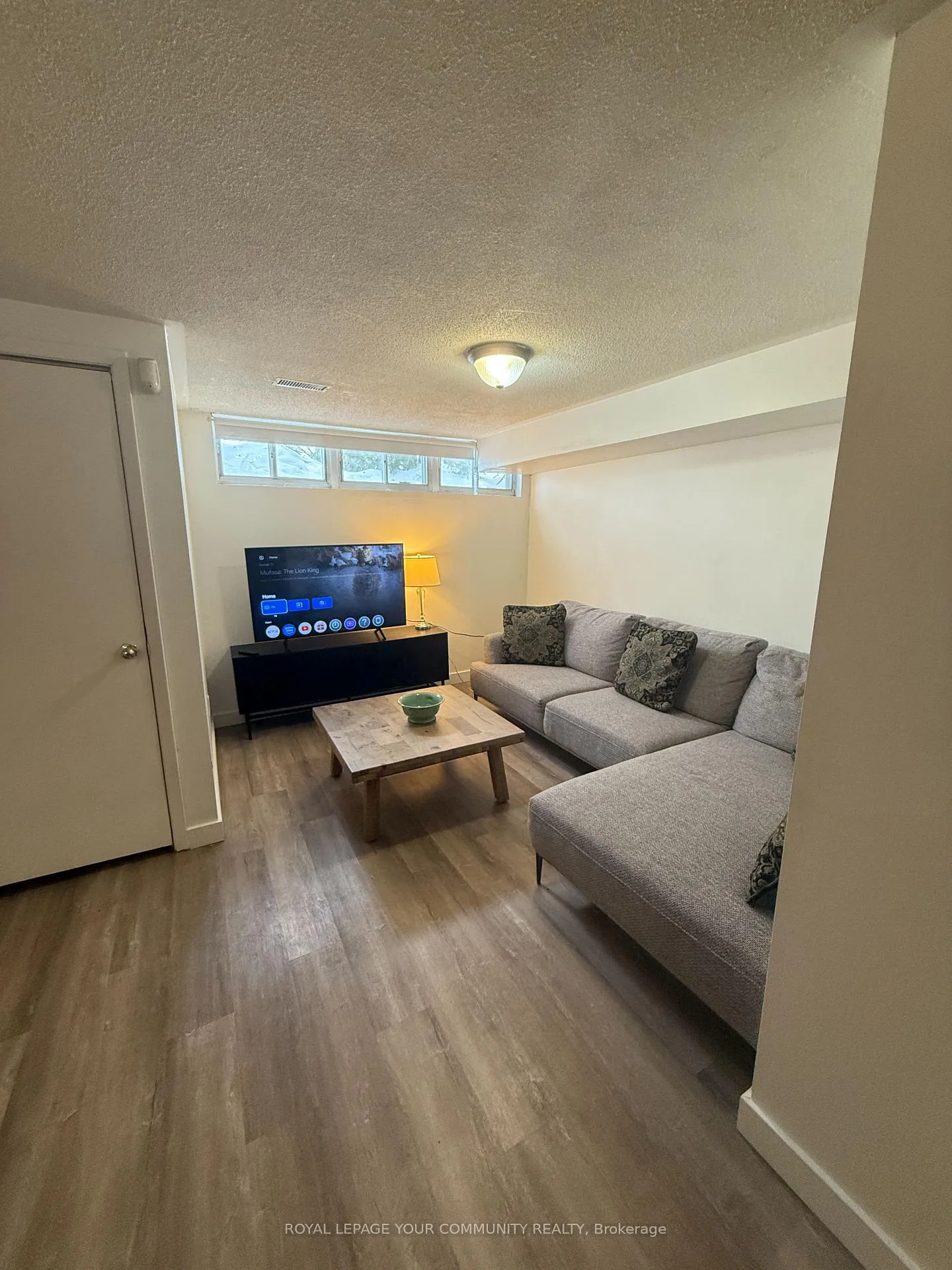 Photo 4 of Unit lower, 12 Bailey Crescent, Aurora, Aurora Highlands — HOMEH
