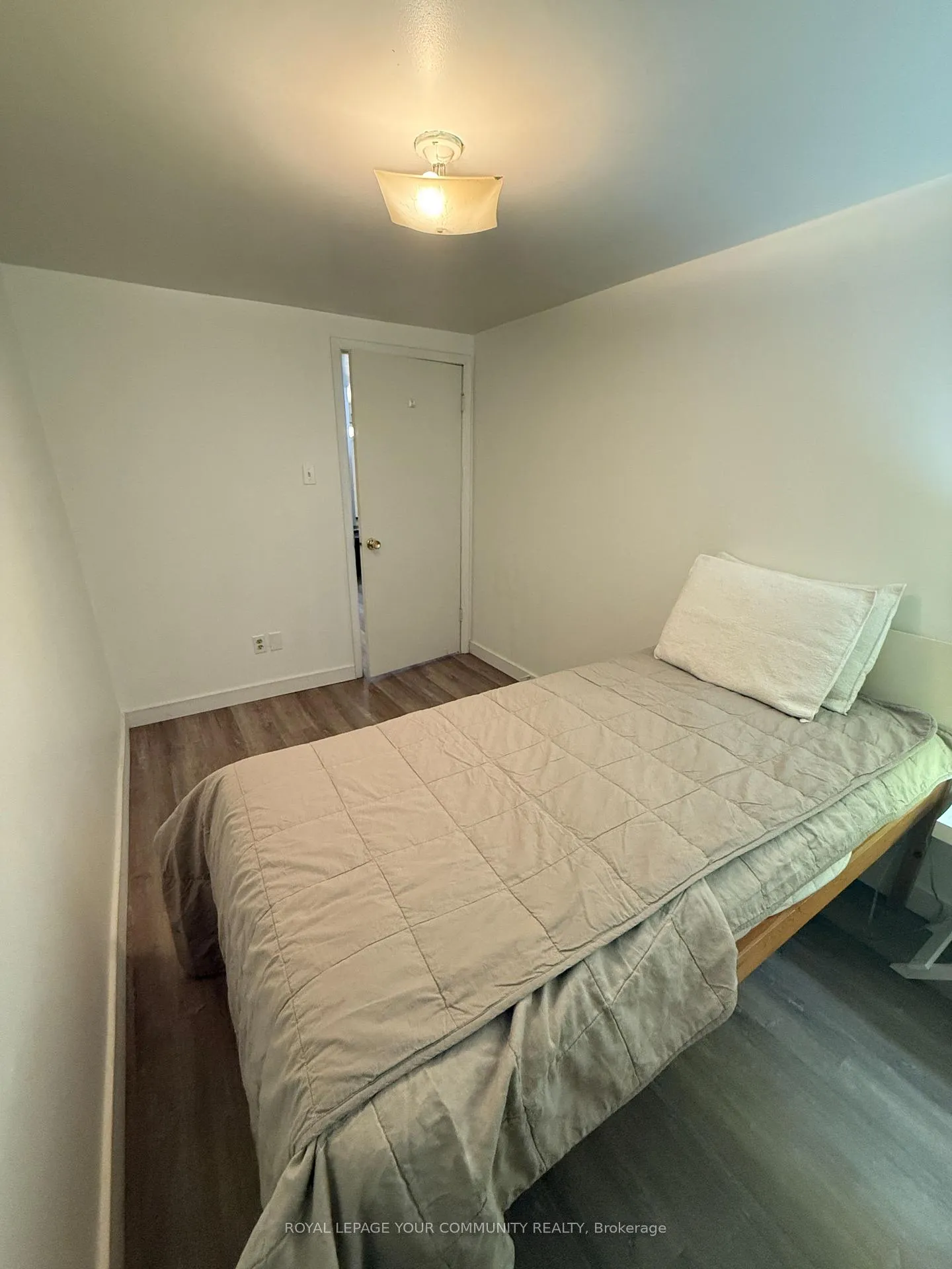 Photo 9 of Unit lower, 12 Bailey Crescent, Aurora, Aurora Highlands — HOMEH