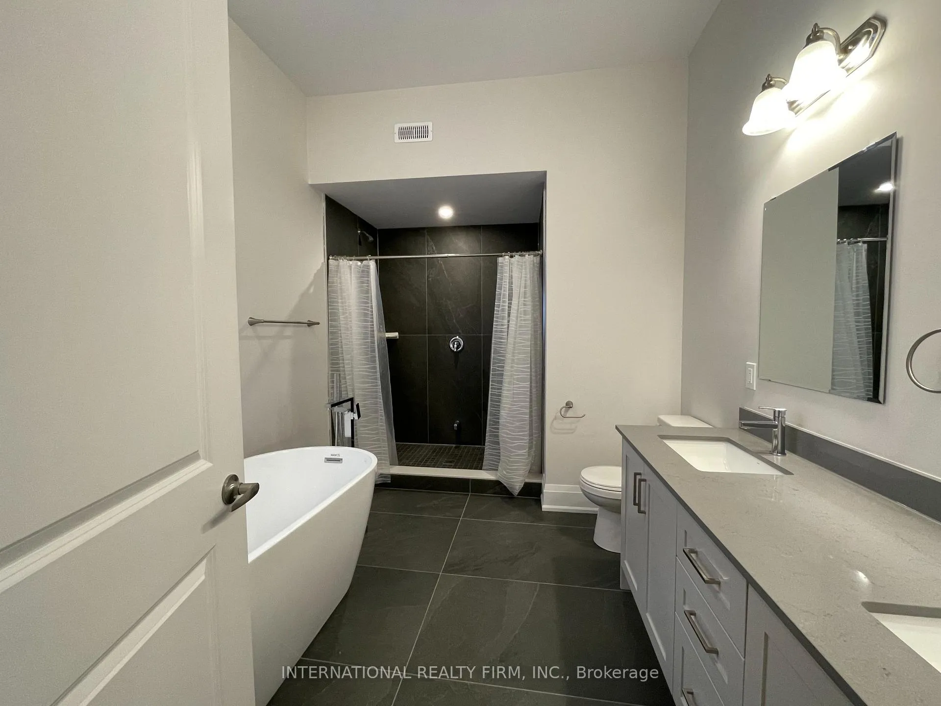 Photo 7 of Unit 1, 670 Park Road, Innisfil, Alcona — HOMEH