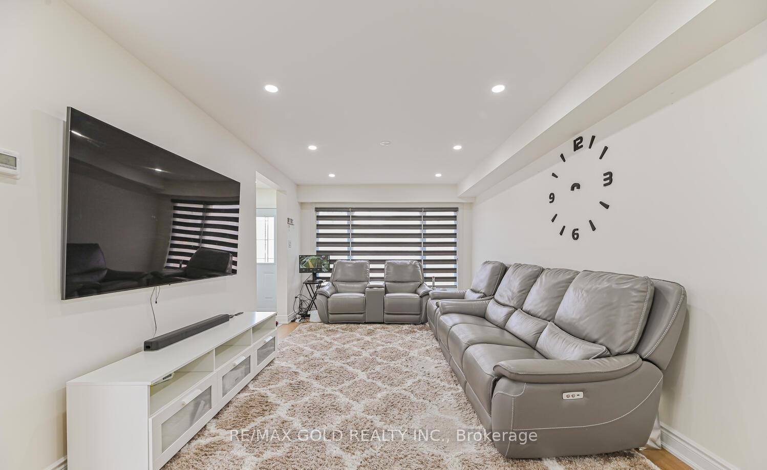 Photo 8 of 81 Drake Boulevard, Brampton, Southgate — HOMEH