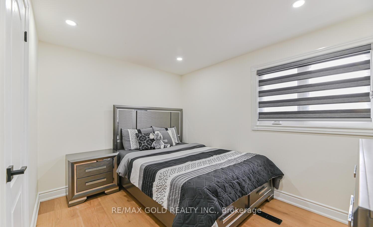 Photo 13 of 81 Drake Boulevard, Brampton, Southgate — HOMEH