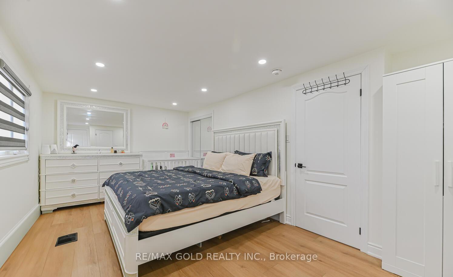Photo 16 of 81 Drake Boulevard, Brampton, Southgate — HOMEH