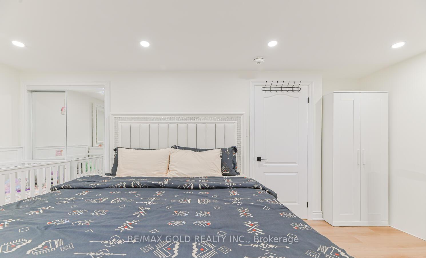 Photo 17 of 81 Drake Boulevard, Brampton, Southgate — HOMEH