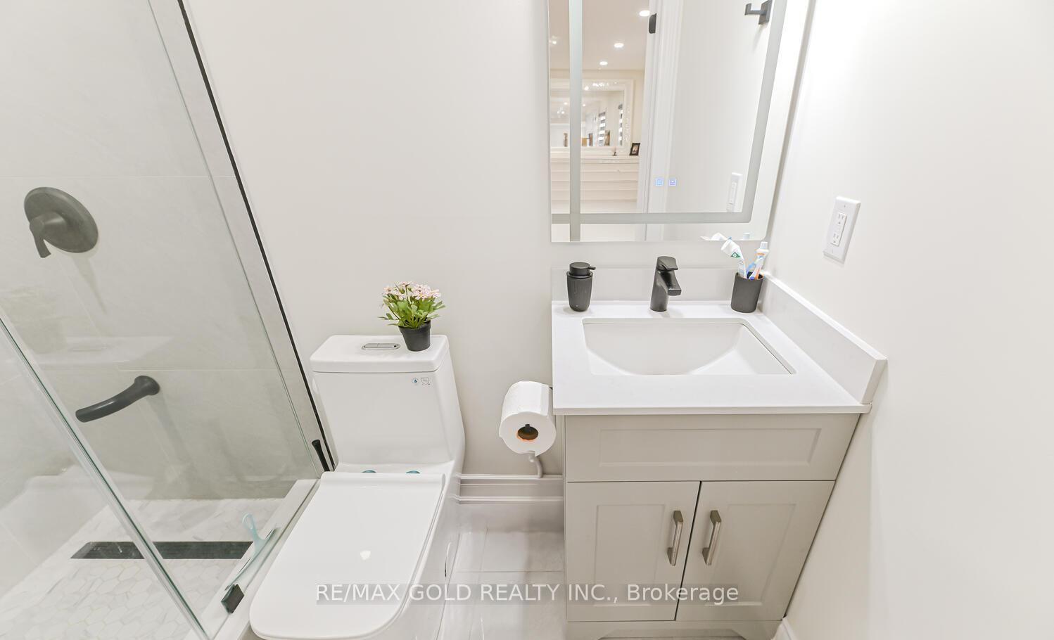 Photo 20 of 81 Drake Boulevard, Brampton, Southgate — HOMEH
