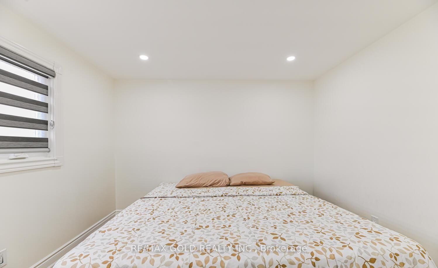 Photo 22 of 81 Drake Boulevard, Brampton, Southgate — HOMEH