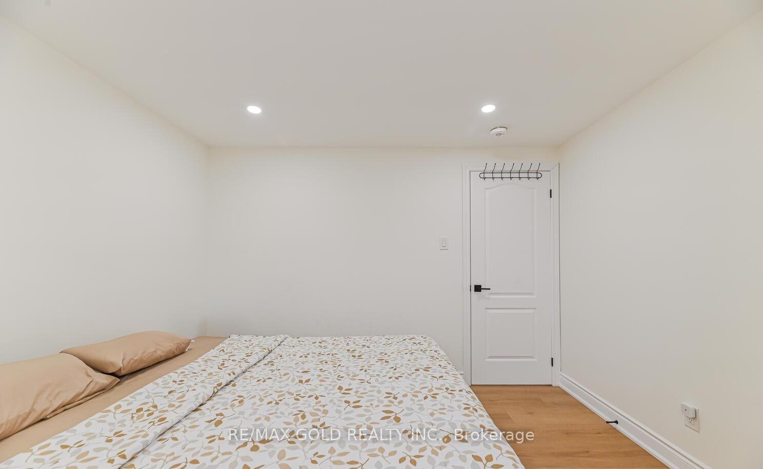 Photo 23 of 81 Drake Boulevard, Brampton, Southgate — HOMEH