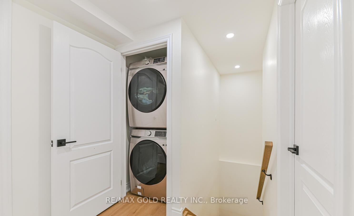 Photo 25 of 81 Drake Boulevard, Brampton, Southgate — HOMEH