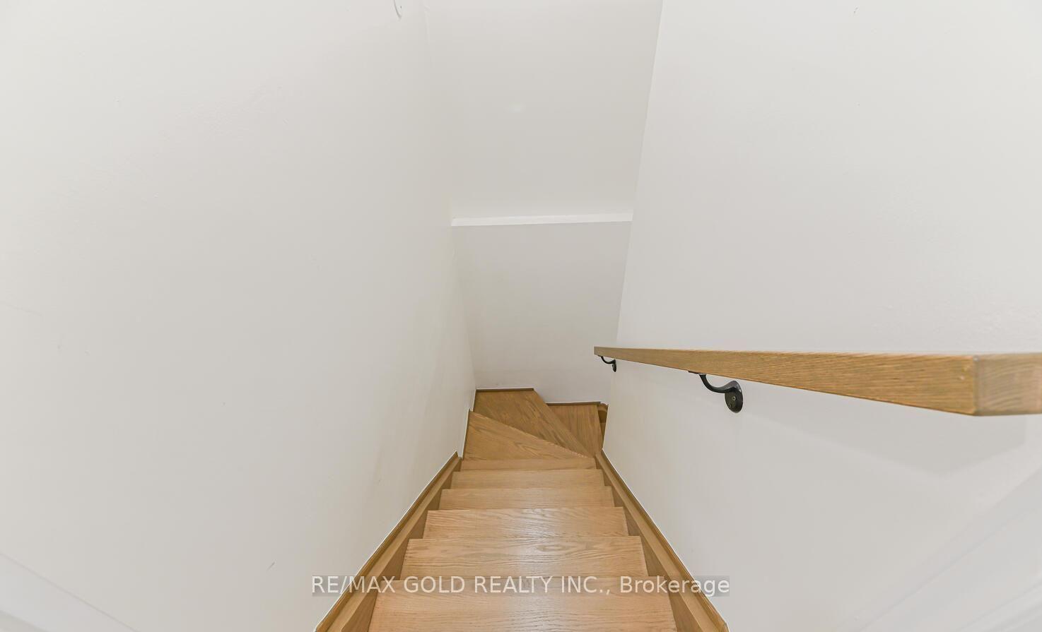 Photo 26 of 81 Drake Boulevard, Brampton, Southgate — HOMEH