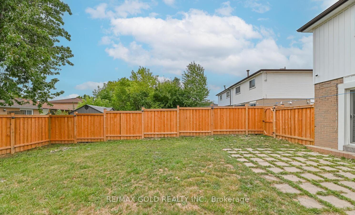Photo 31 of 81 Drake Boulevard, Brampton, Southgate — HOMEH
