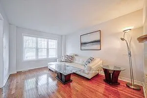 Photo 7 of 39 Roy Rainey Avenue, Markham, Wismer — HOMEH