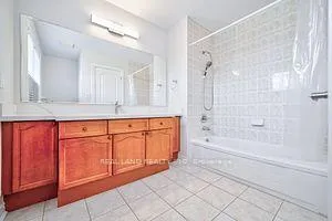 Photo 20 of 39 Roy Rainey Avenue, Markham, Wismer — HOMEH