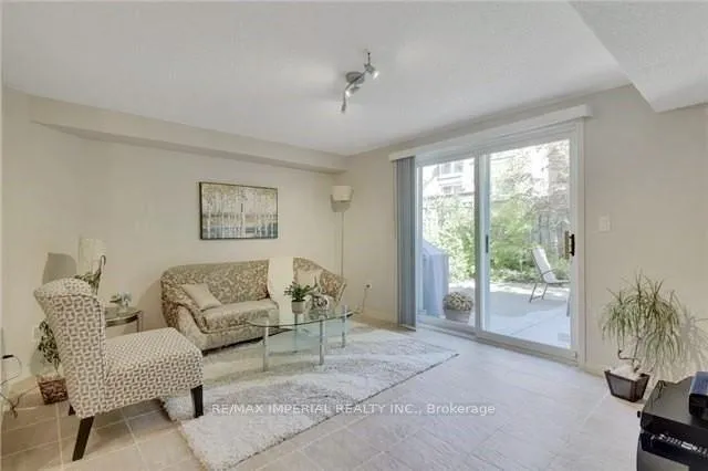 Photo 14 of 13 Fairlawn Avenue, Markham, Berczy — HOMEH