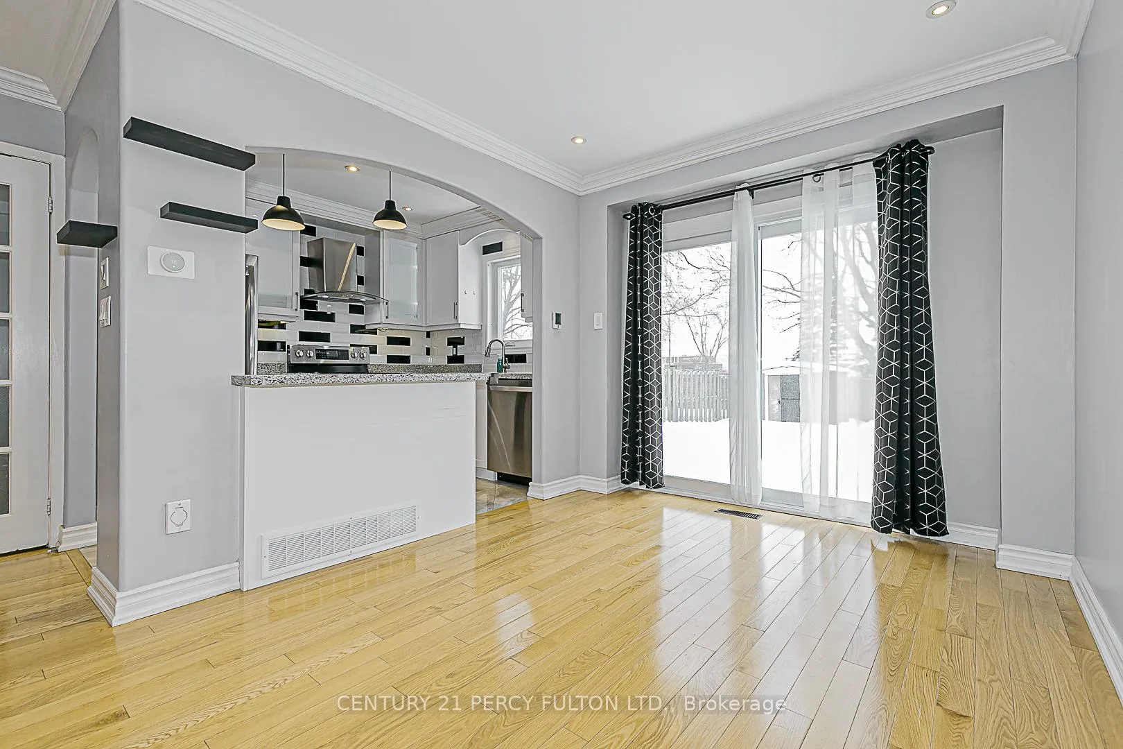 Photo 8 of 53 Miley Drive, Markham, Markville — HOMEH