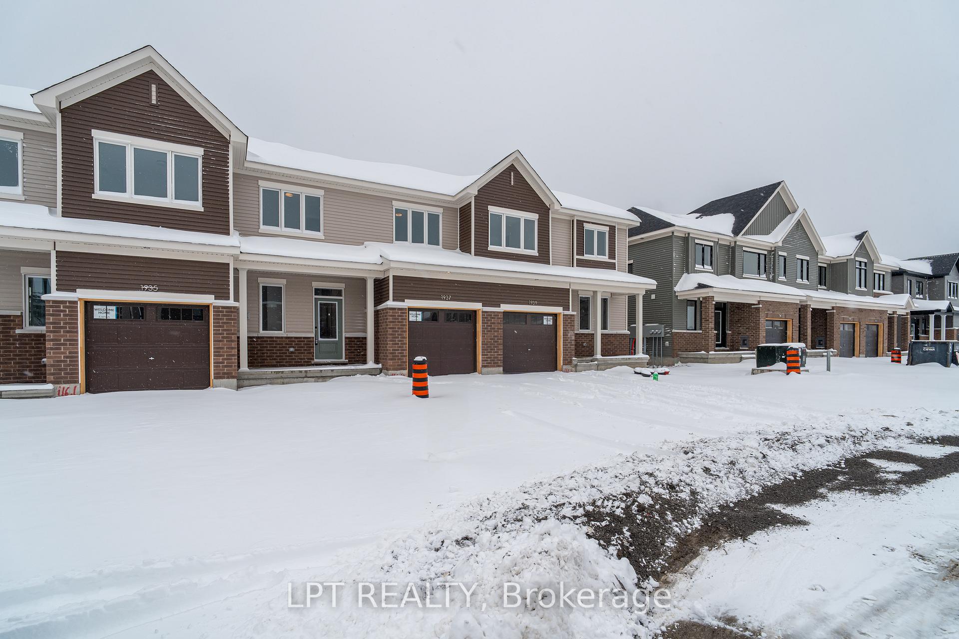 Photo 3 of 1937 Elevation Road, Ottawa, Barrhaven - Half Moon Bay — HOMEH