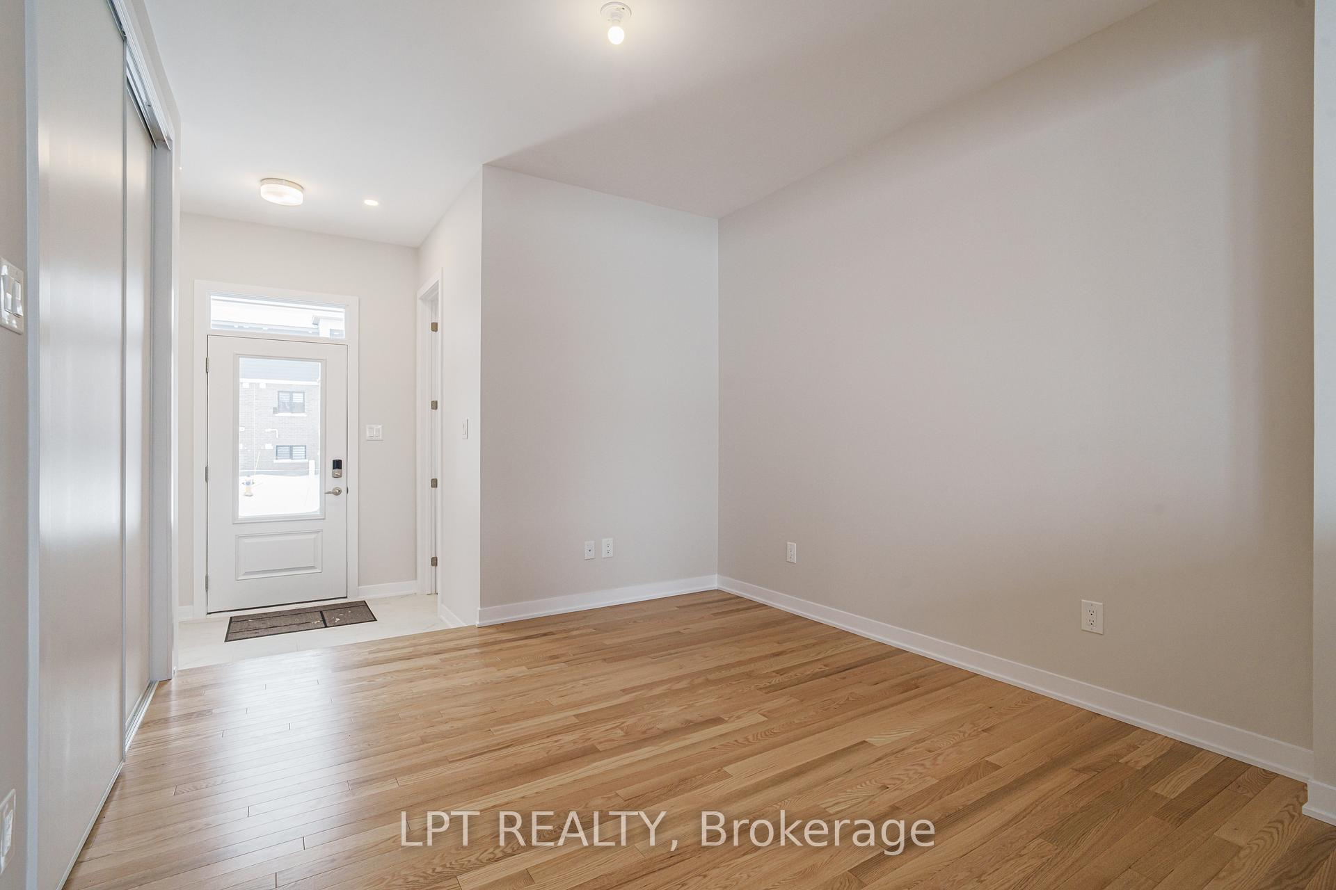 Photo 6 of 1937 Elevation Road, Ottawa, Barrhaven - Half Moon Bay — HOMEH