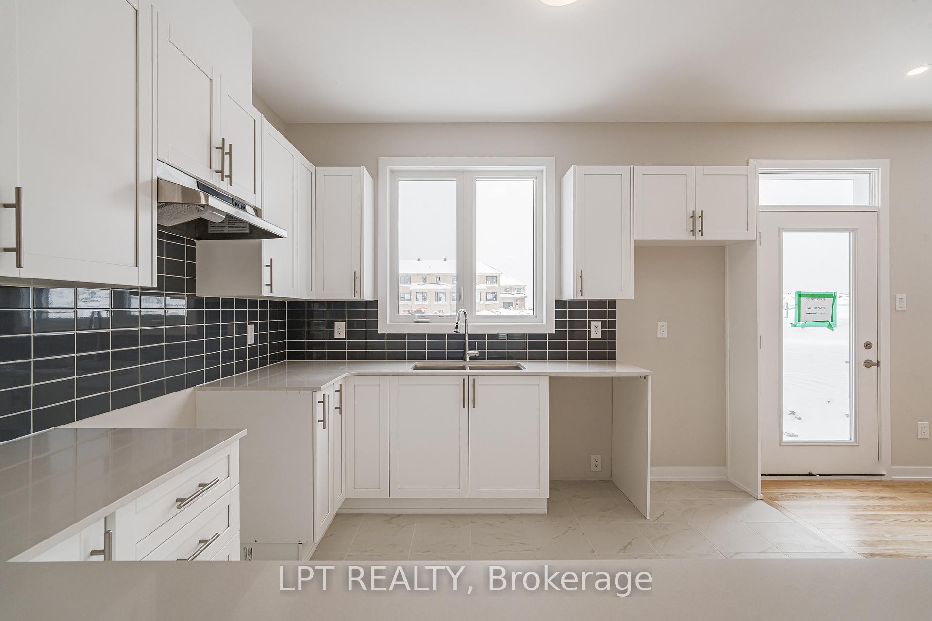 Photo 11 of 1937 Elevation Road, Ottawa, Barrhaven - Half Moon Bay — HOMEH