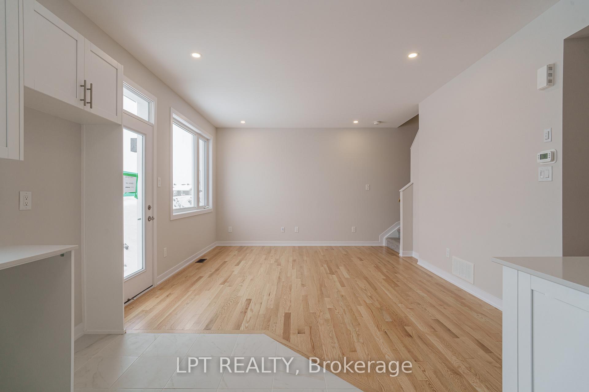 Photo 14 of 1937 Elevation Road, Ottawa, Barrhaven - Half Moon Bay — HOMEH