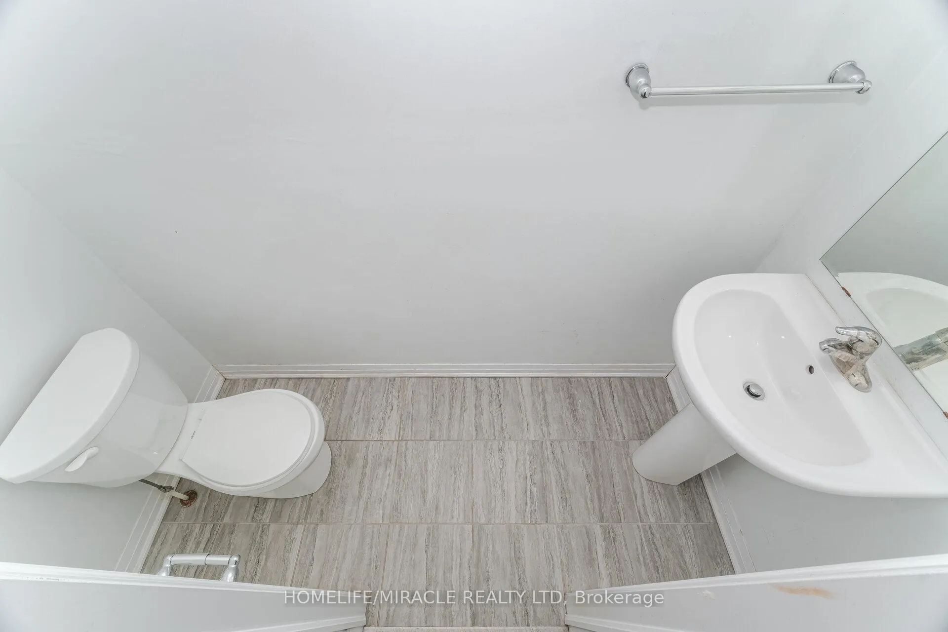 Photo 17 of 15 Visionary Avenue, Kitchener — HOMEH